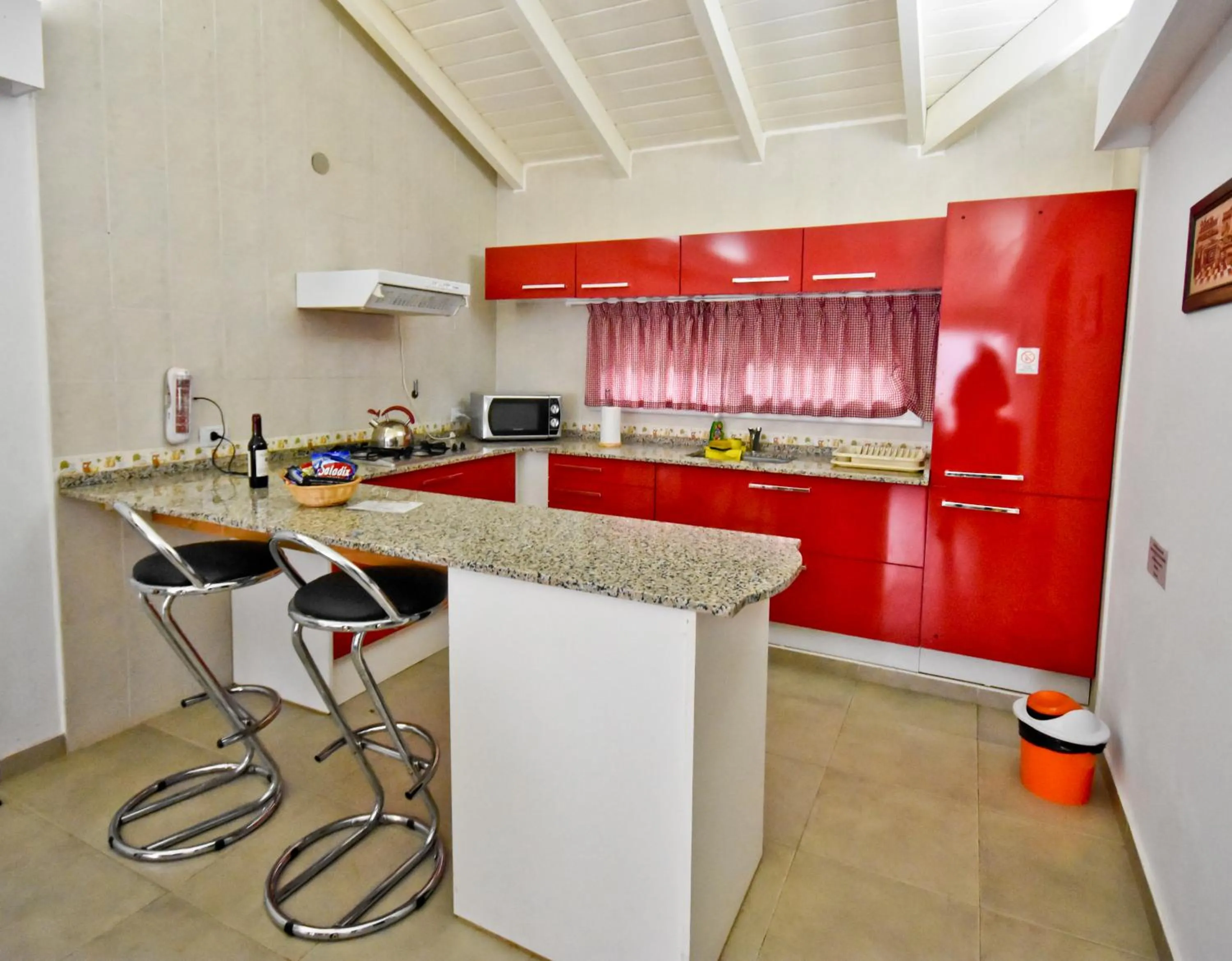Kitchen or kitchenette in Villa La Font Apart Hotel & Spa