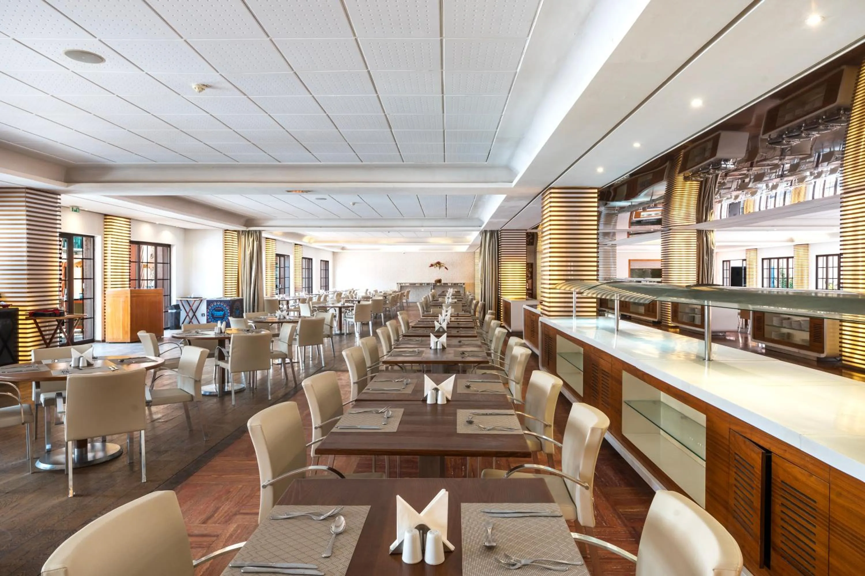 Restaurant/places to eat in Pickalbatros Hôtel Du Golf - Adults Friendly 16 Years Plus- All-Inclusive