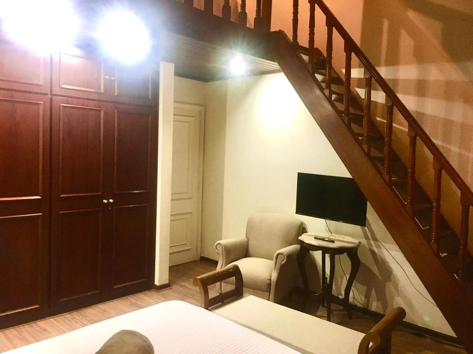 Bed in Center Suiço Flats