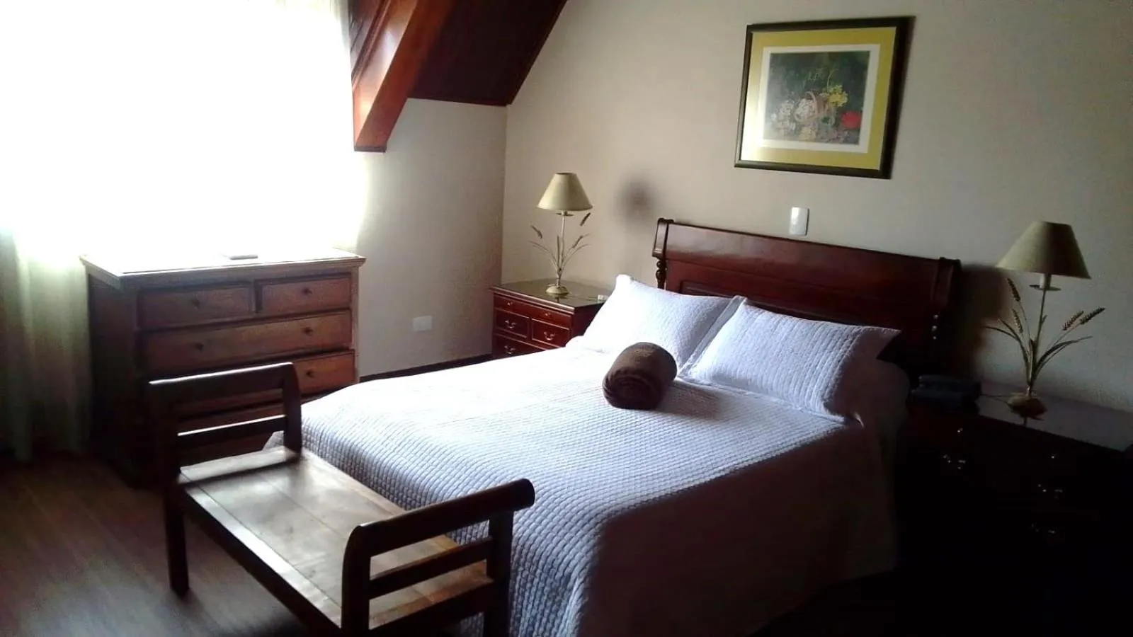 Bed in Center Suiço Flats