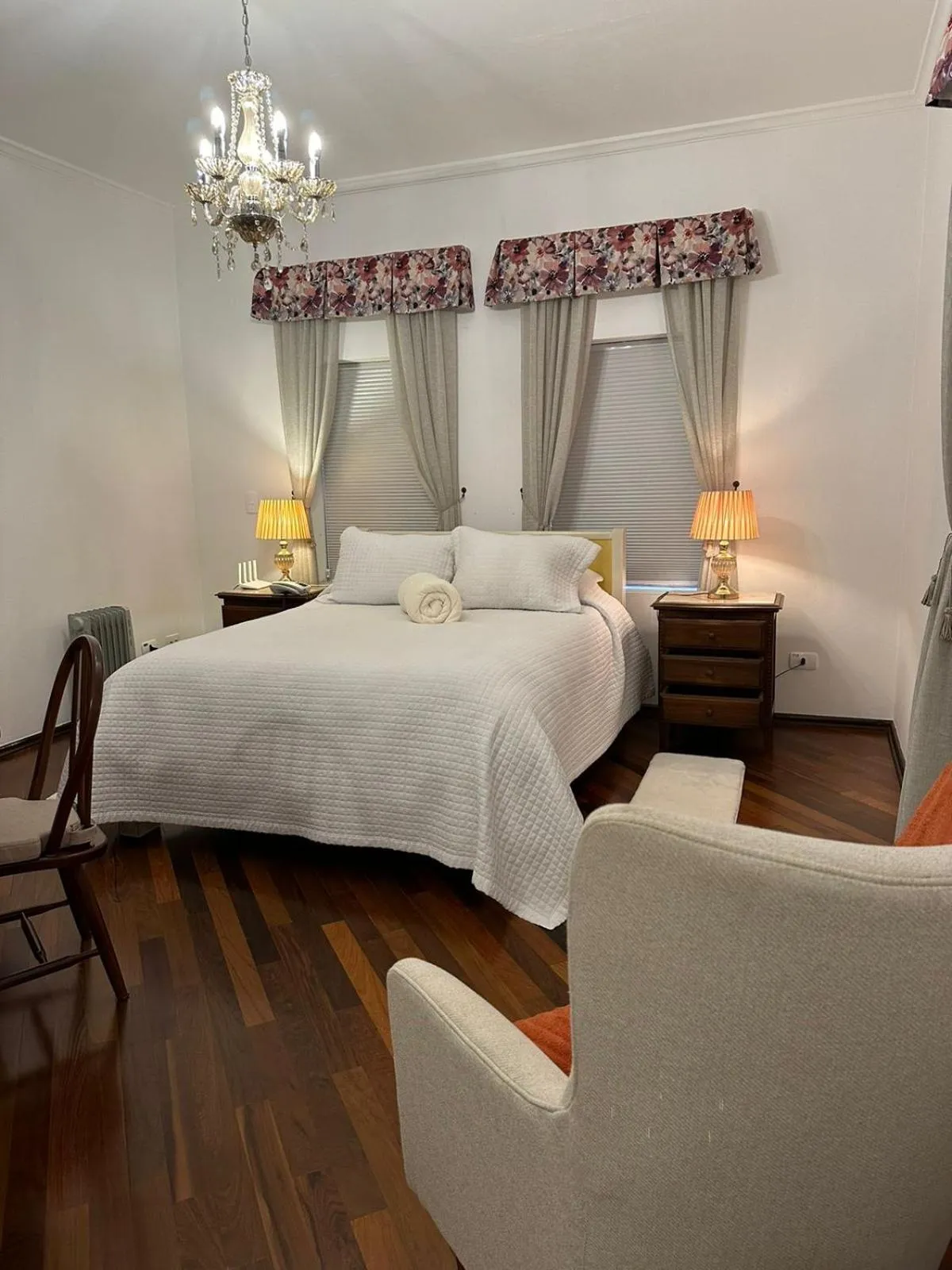 Bed in Center Suiço Flats