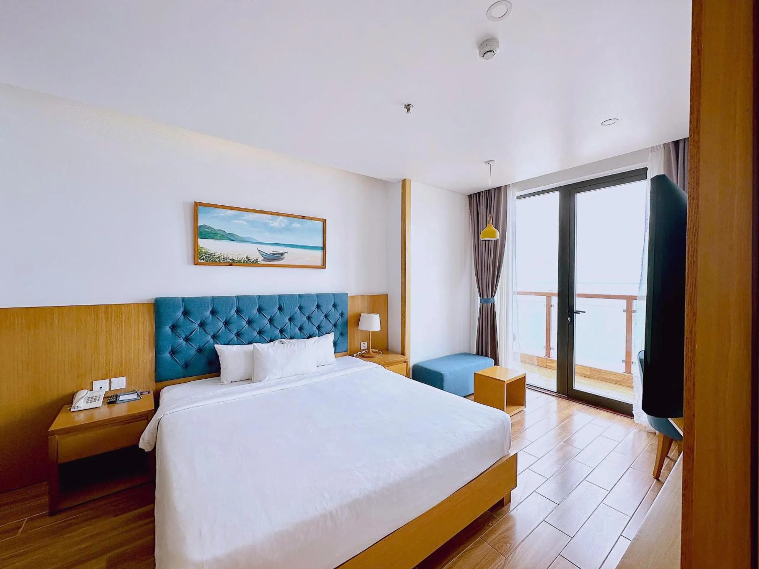 Bedroom, Bed in Seashore Hotel & Apartment