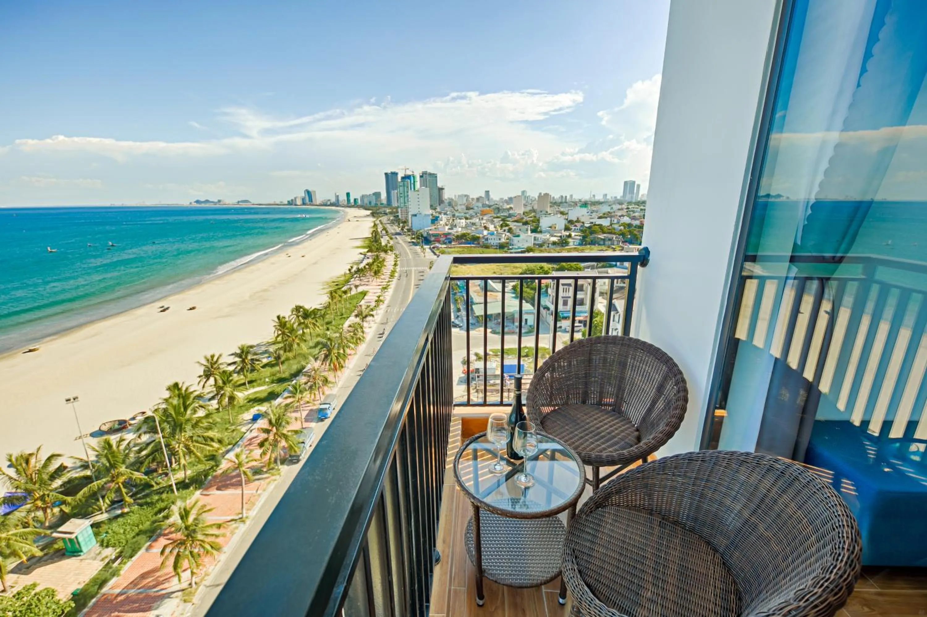 Balcony/Terrace in Seashore Hotel & Apartment