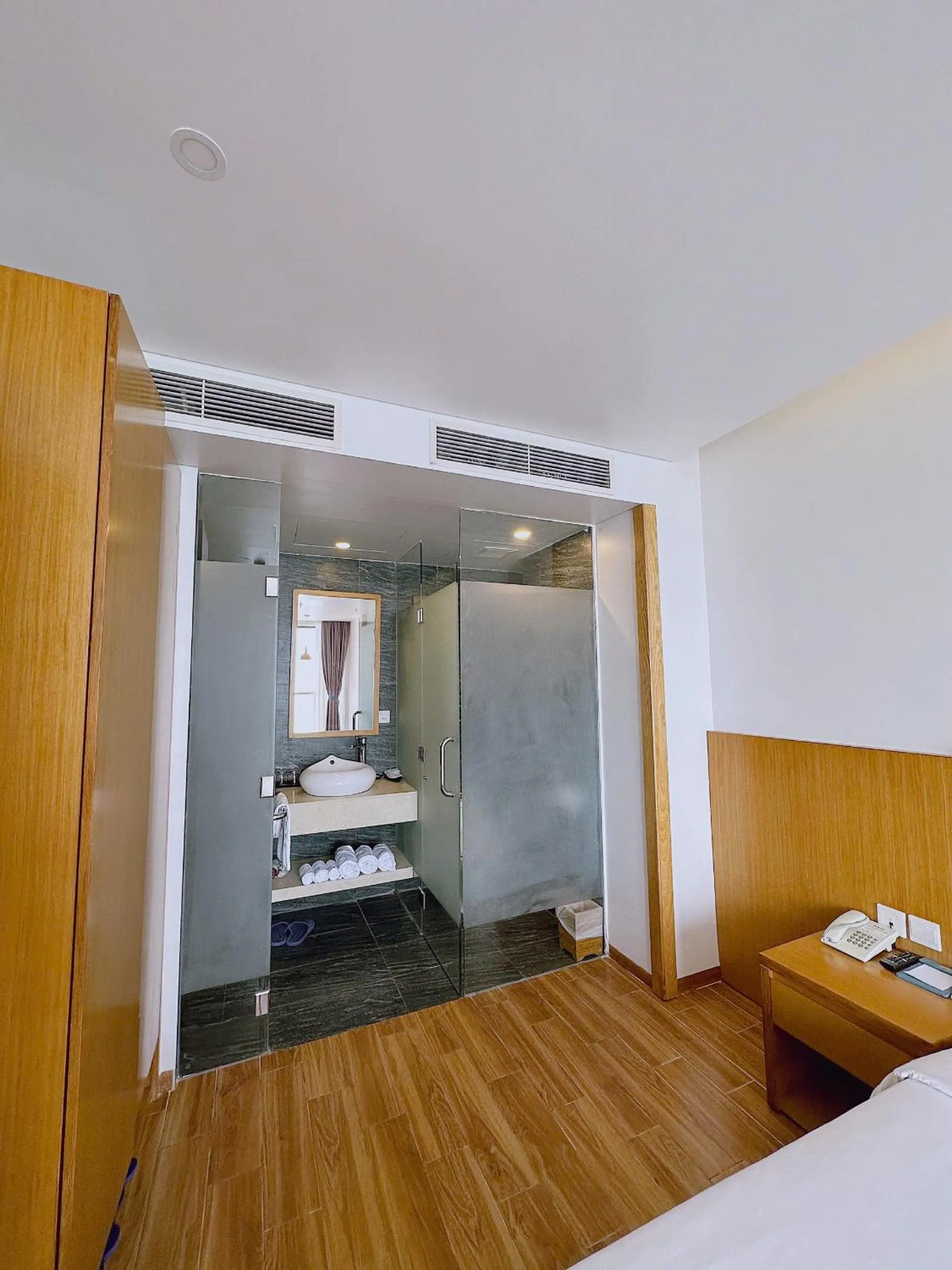 Bathroom, Bed in Seashore Hotel & Apartment