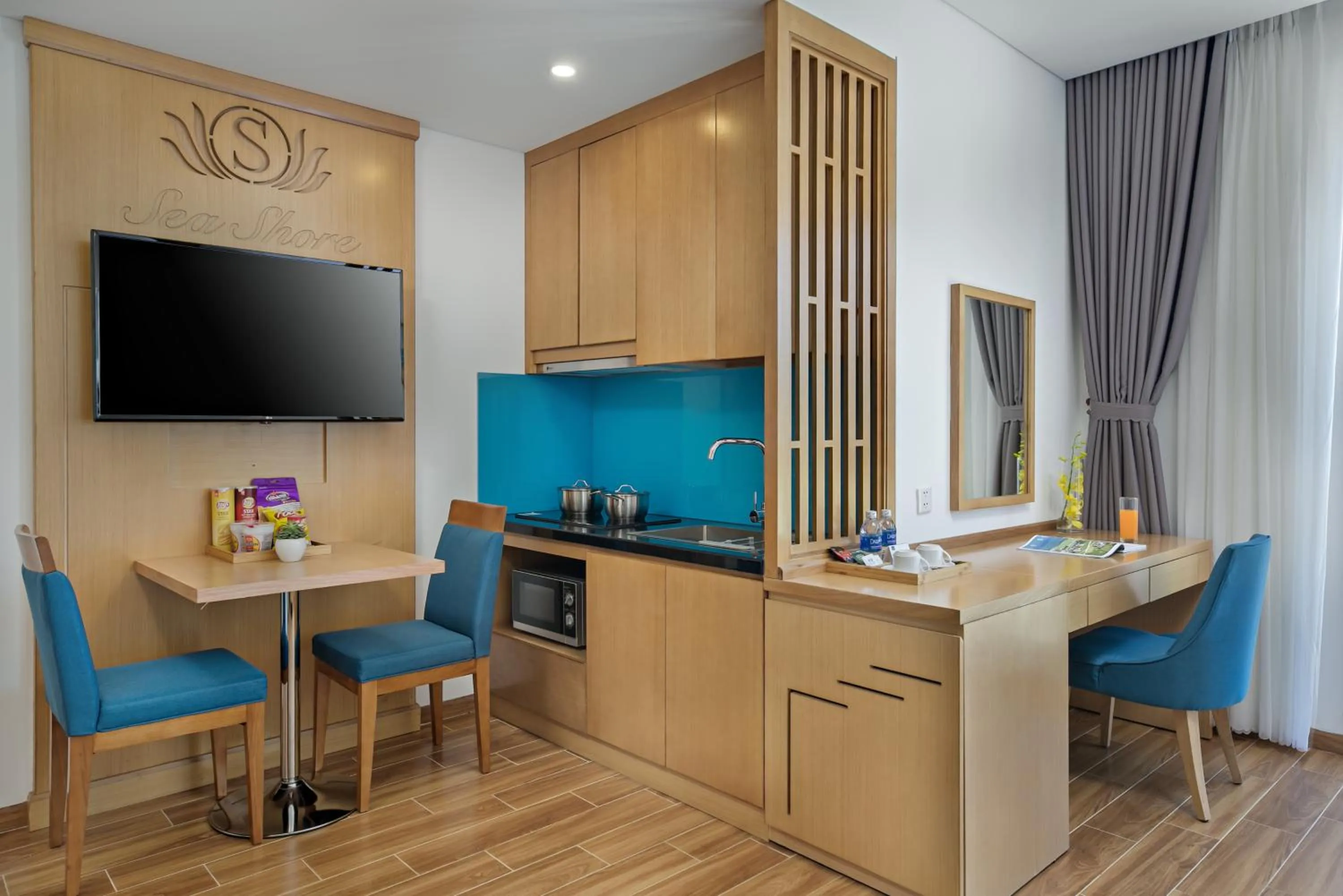 TV and multimedia in Seashore Hotel & Apartment