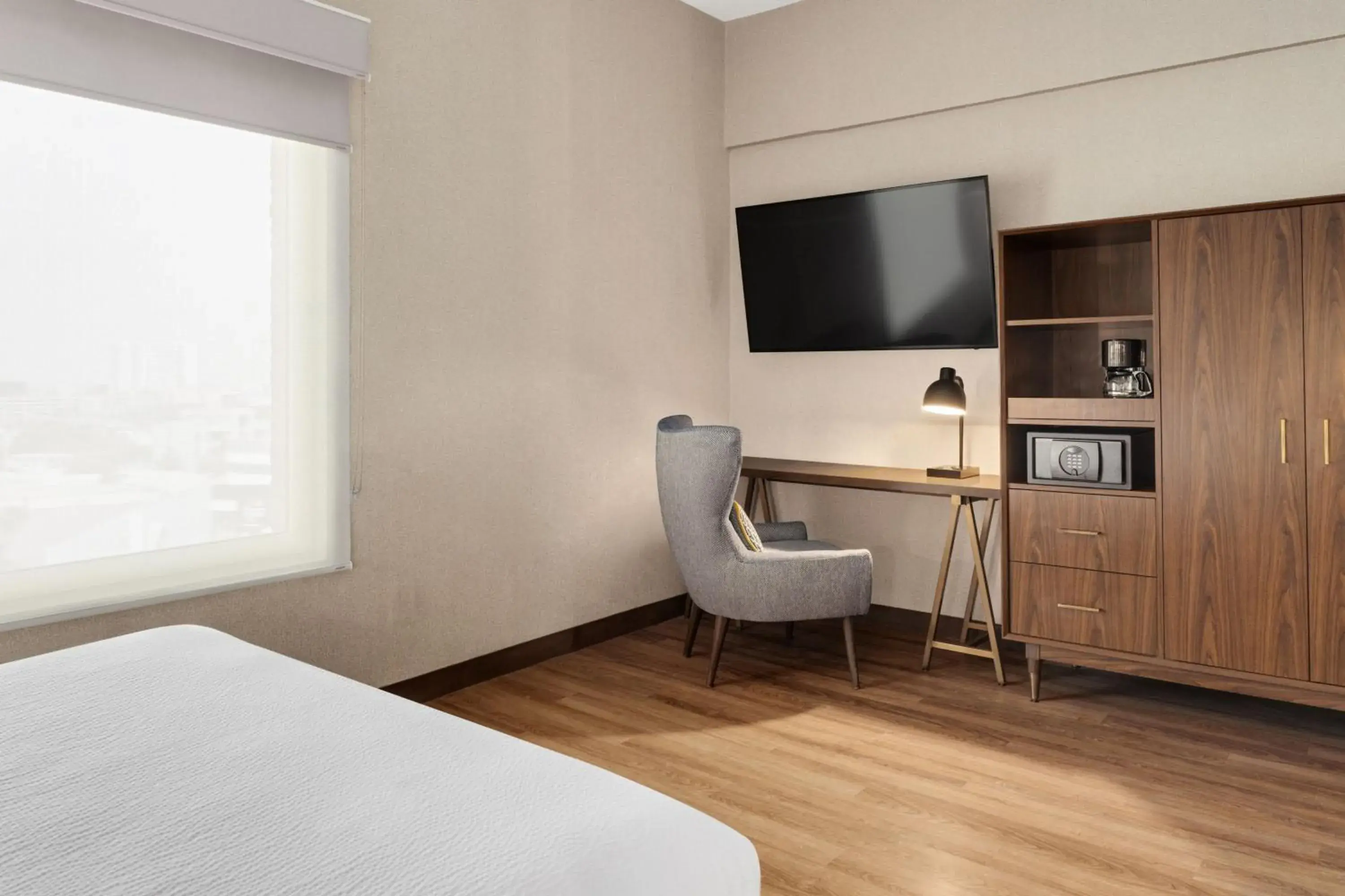 Premium Junior Suite, 1 Bedroom Suite, 1 Queen(s), Sofa bed in Four Points by Sheraton Galerias Monterrey Premium Junior Suite, 1 Bedroom Suite, 1 Queen(s), Sofa bed in Four Points by Sheraton Galerias Monterrey