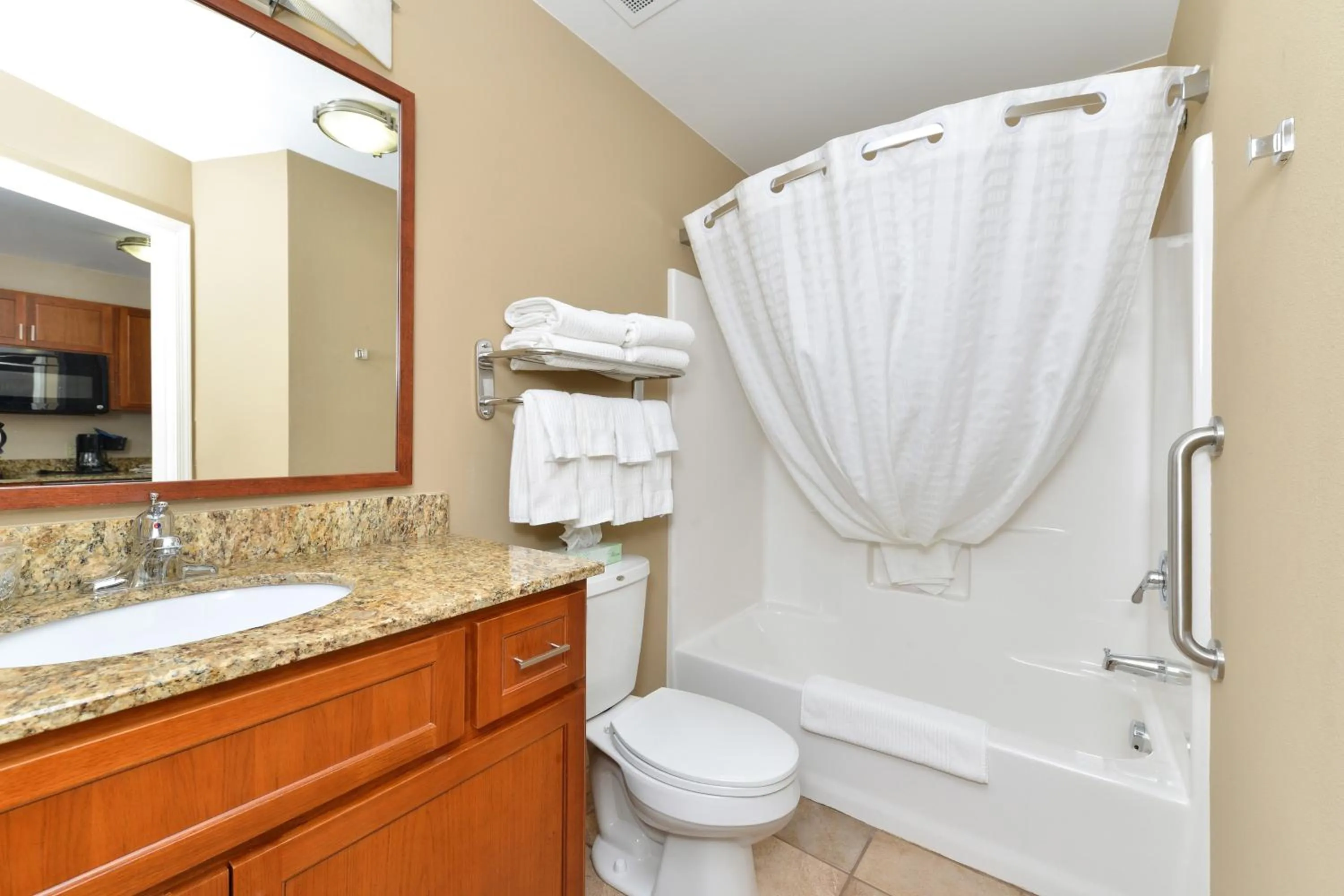 One-Bedroom Queen Suite - Non-Smoking in Candlewood Suites Chambersburg by IHG