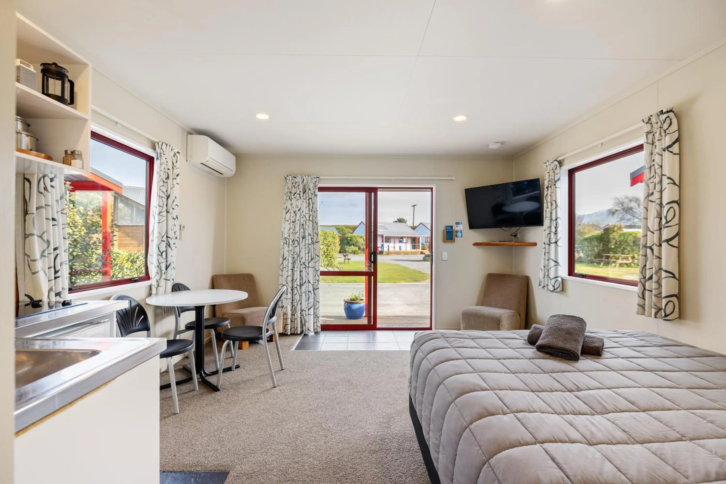 Bed in Kaikōura TOP 10 Holiday Park