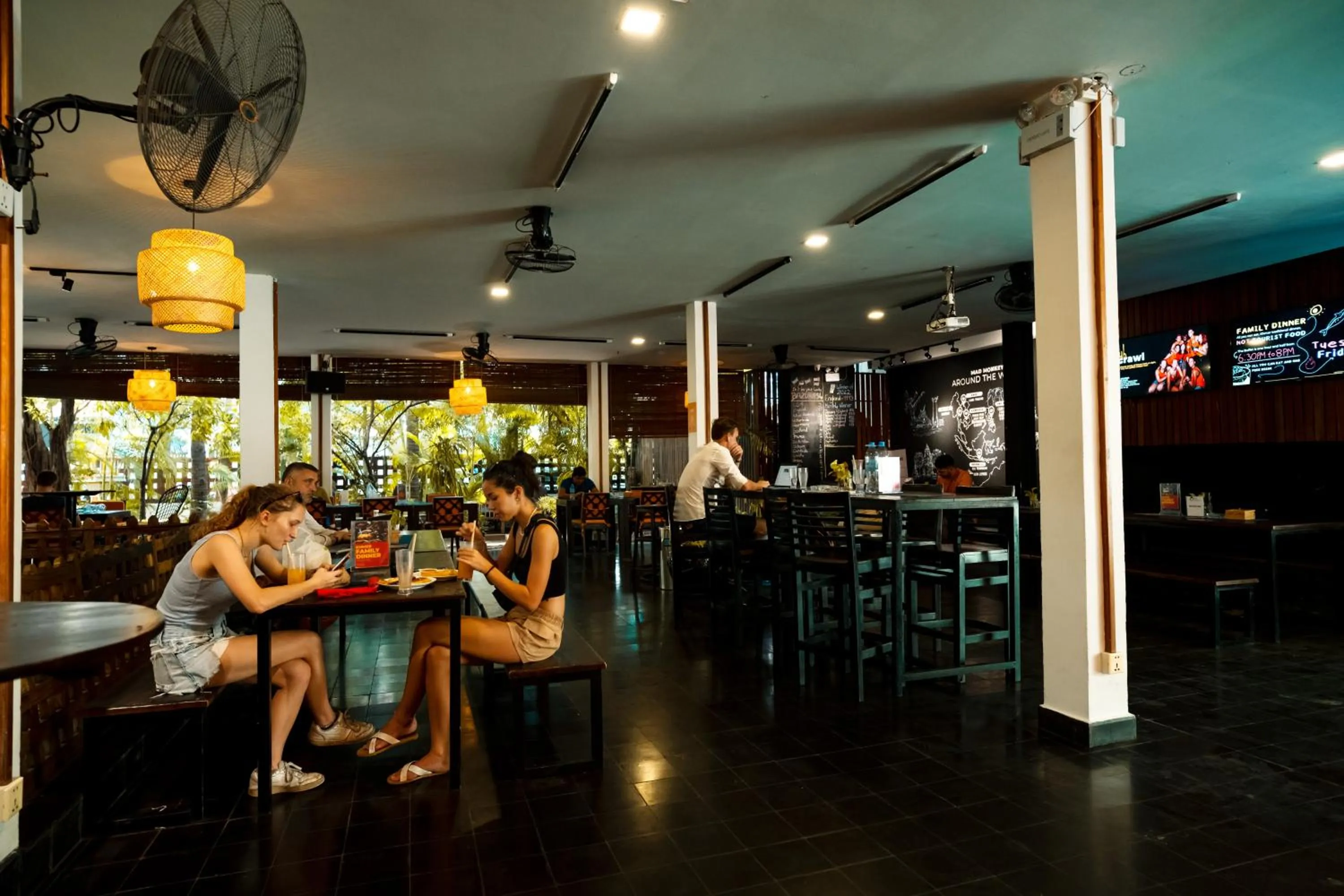 Restaurant/places to eat in Mad Monkey Hostel Phnom Penh