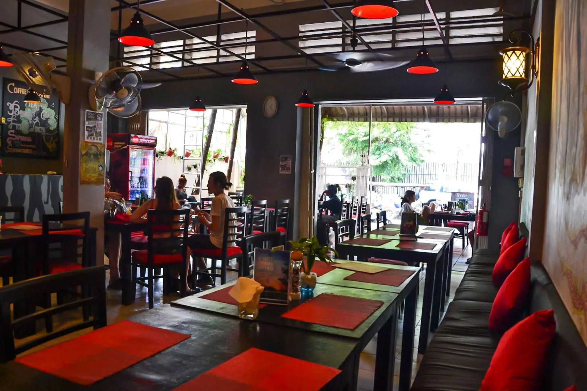 Restaurant/places to eat in Mad Monkey Hostel Phnom Penh