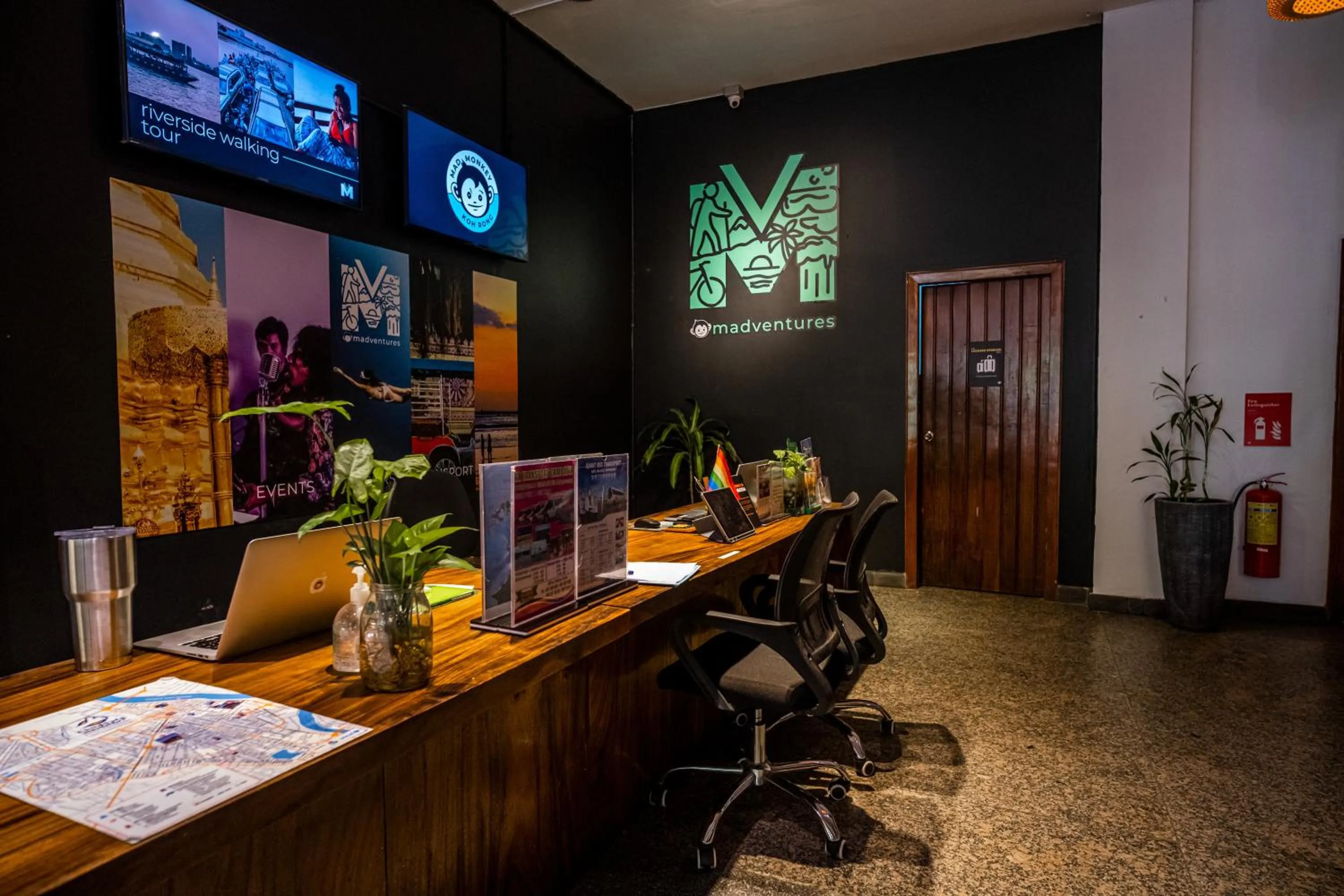 Lobby or reception in Mad Monkey Hostel Phnom Penh
