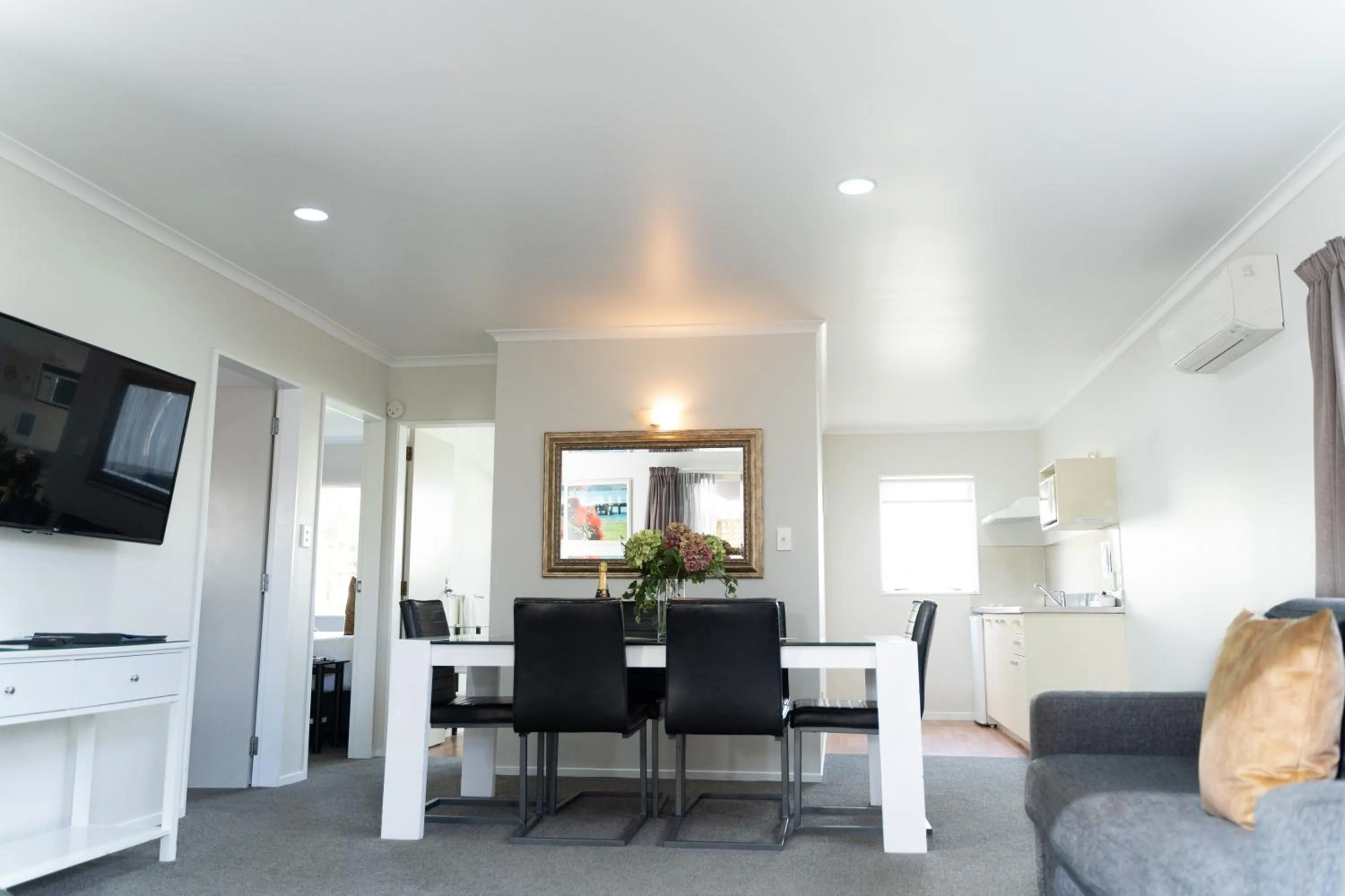 Pacific Coast Motor Lodge