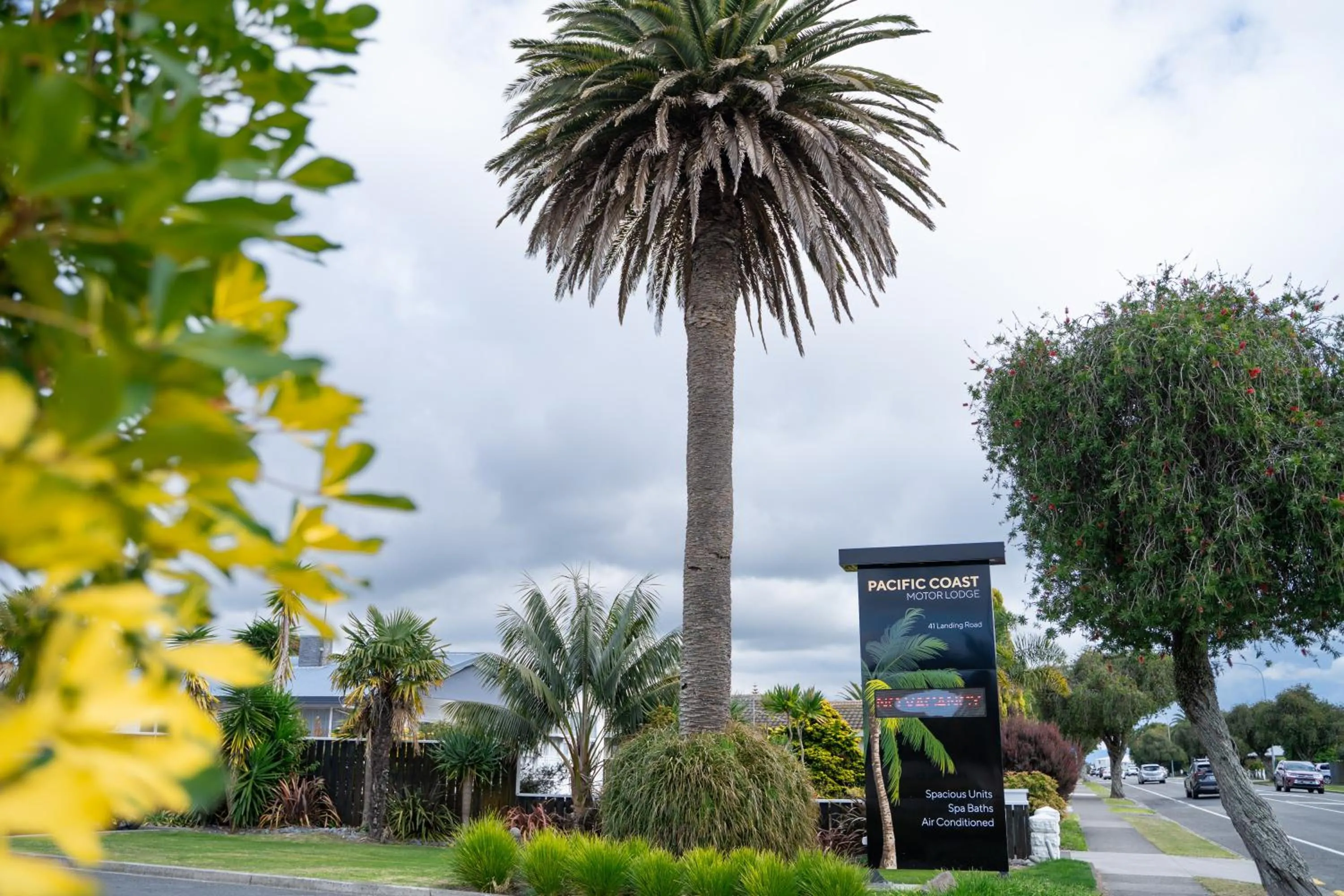 Pacific Coast Motor Lodge