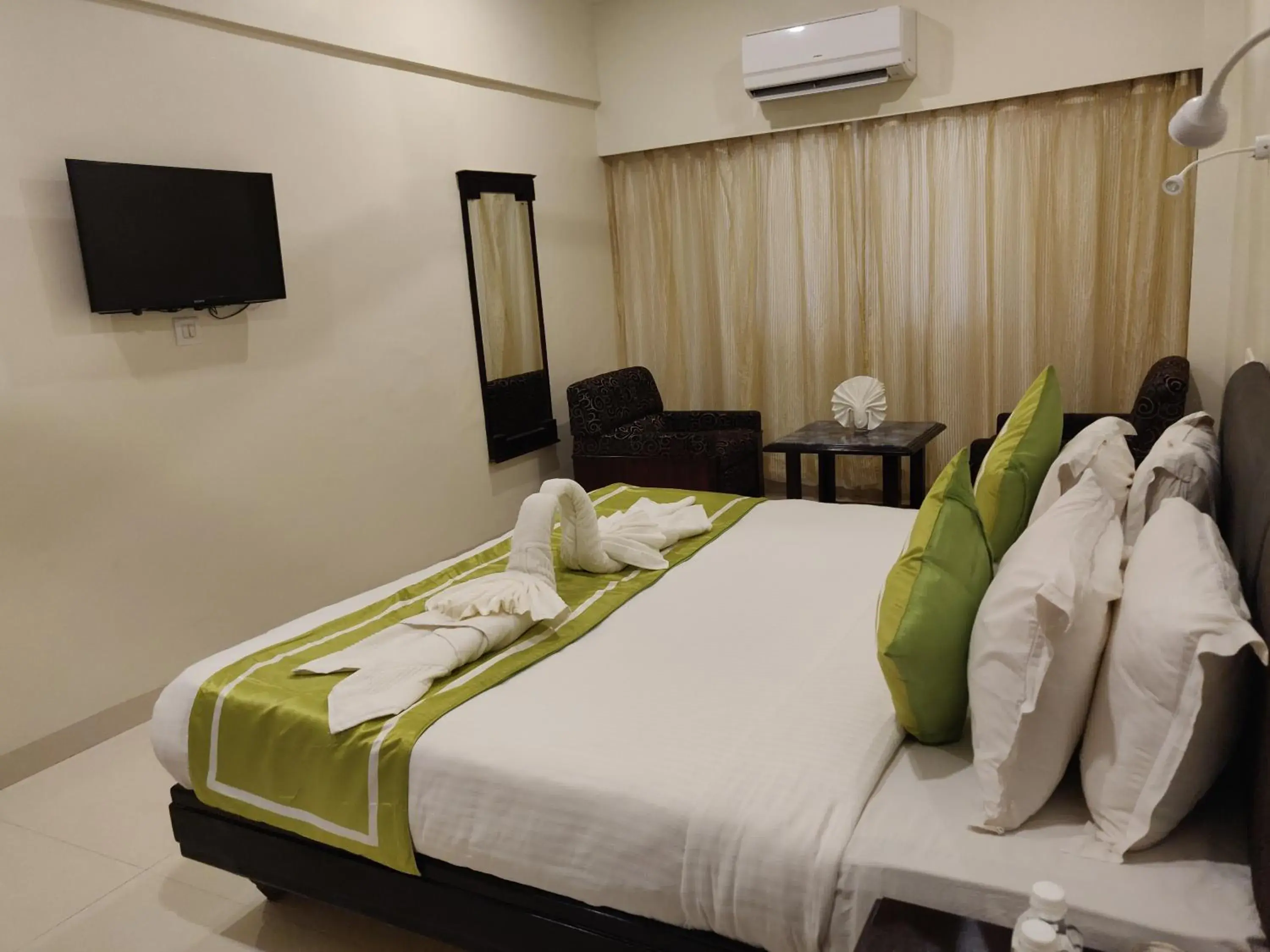 Deluxe Double or Twin Room - single occupancy in Chandra Inn Deluxe Double or Twin Room - single occupancy in Chandra Inn