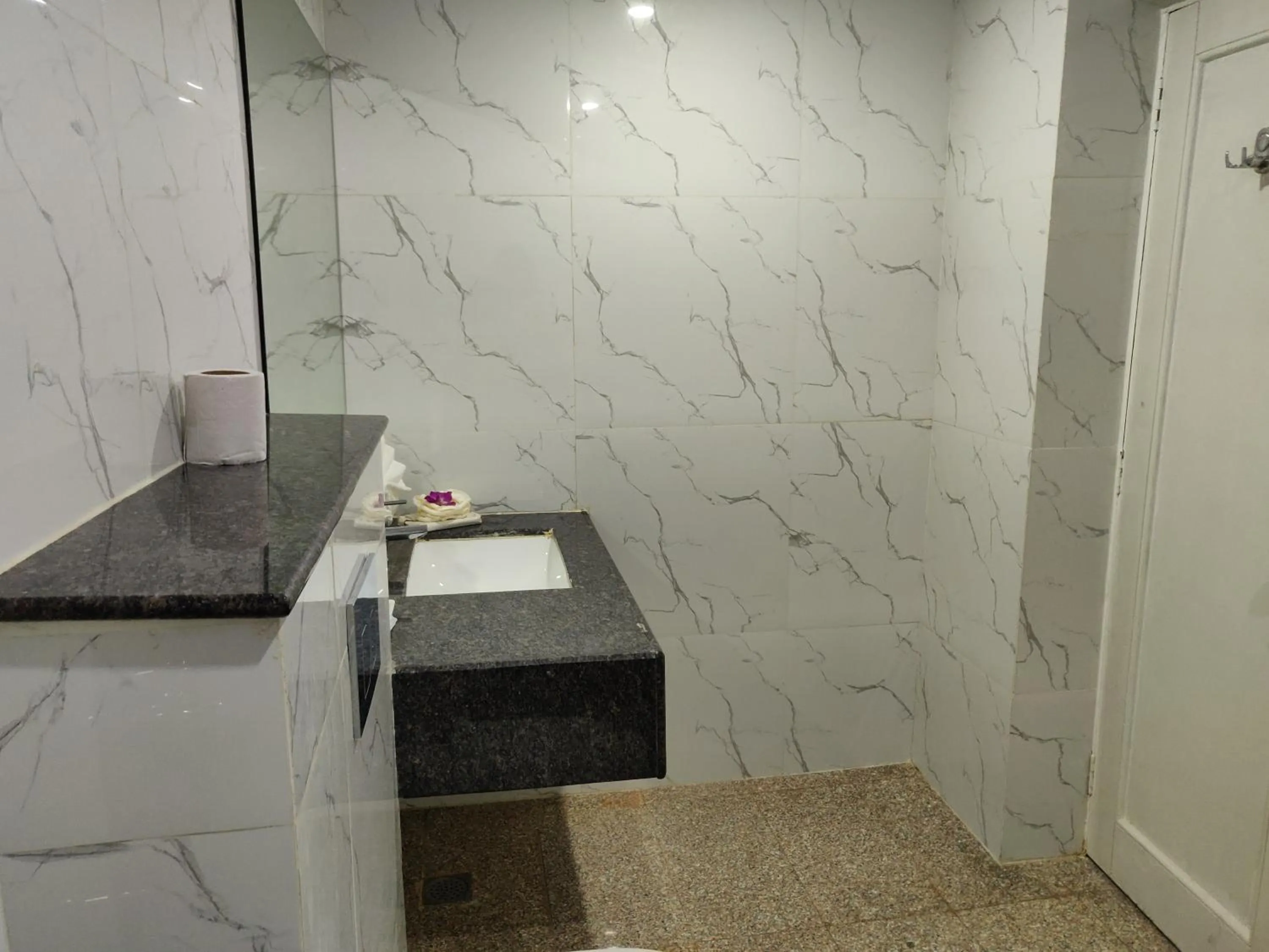 Bathroom in Chandra Inn