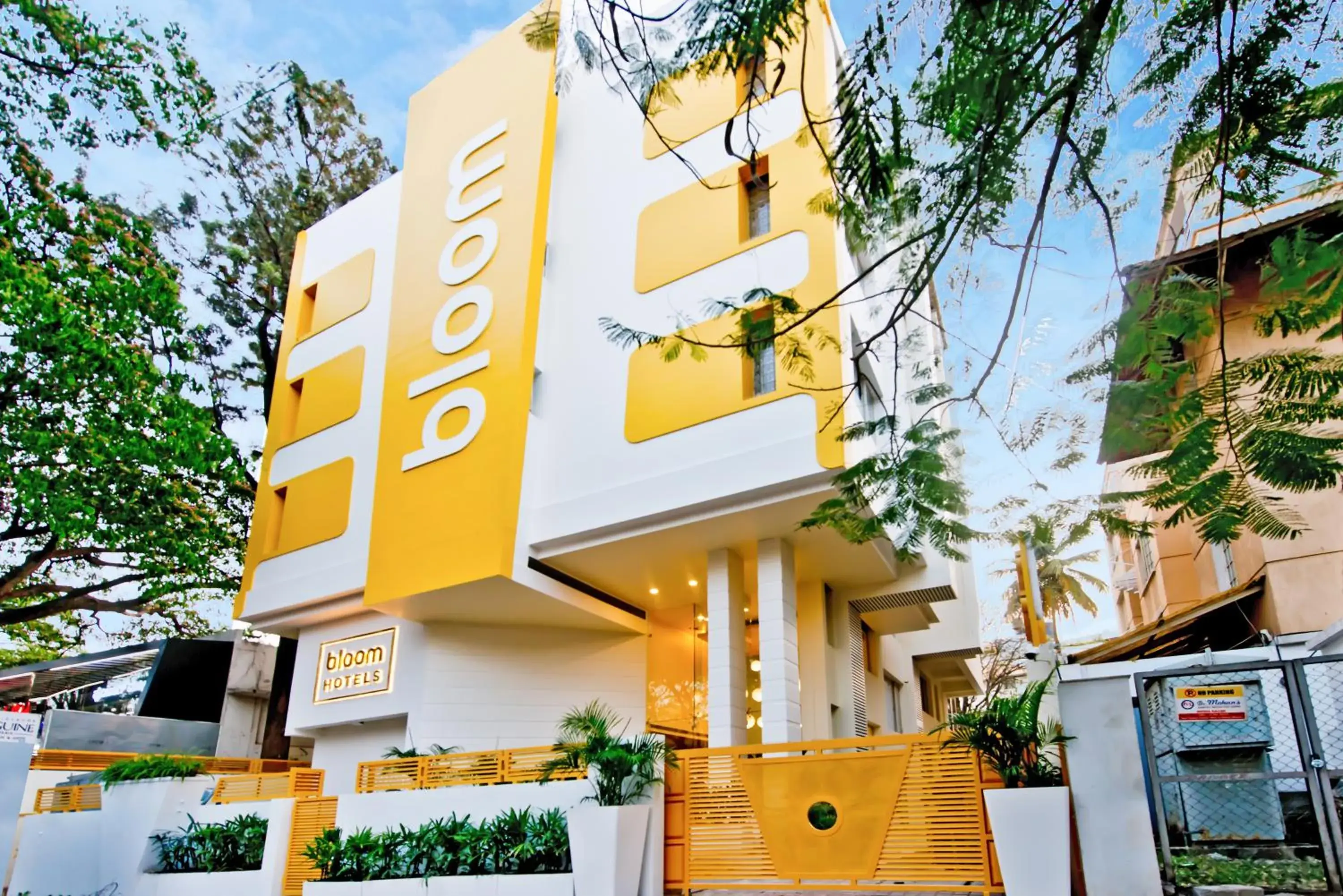 Bloom Hotel - Indiranagar Bloom Hotel - Indiranagar