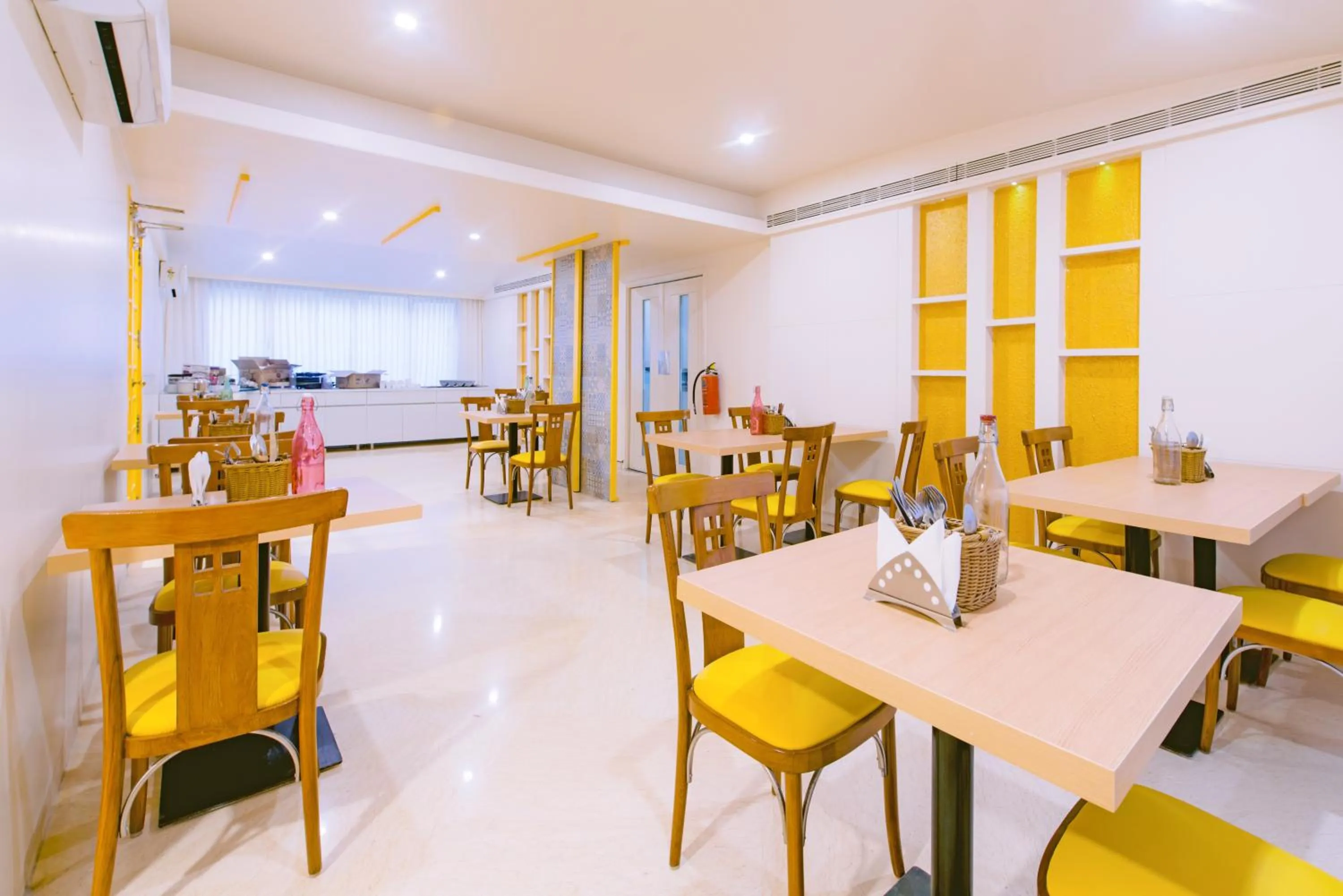 Restaurant/places to eat in Bloom Hotel - Indiranagar