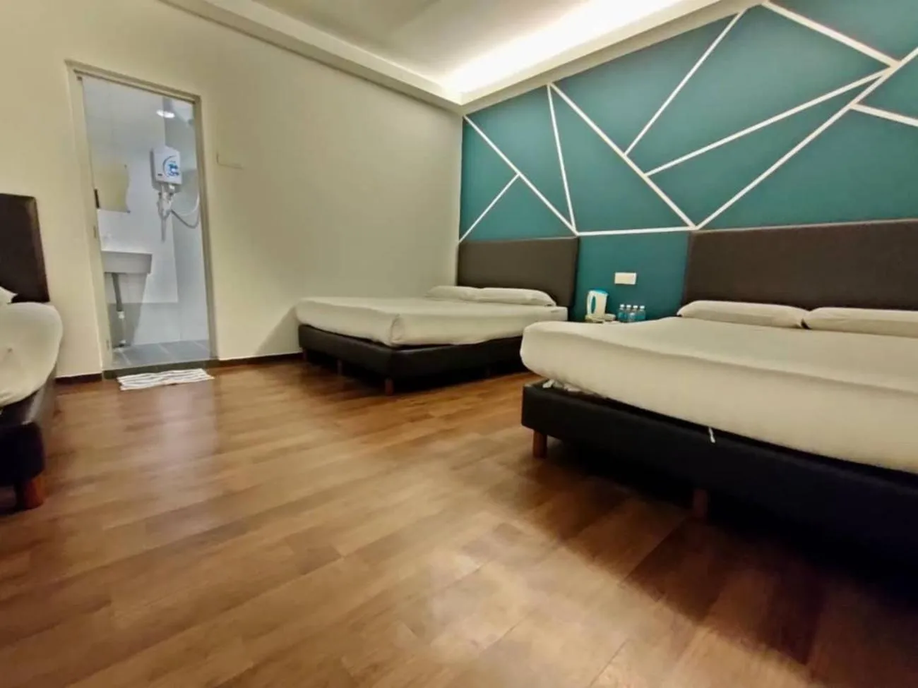 Bathroom, Bed in Sea Lion Pulau Ketam Bungalow Homestay