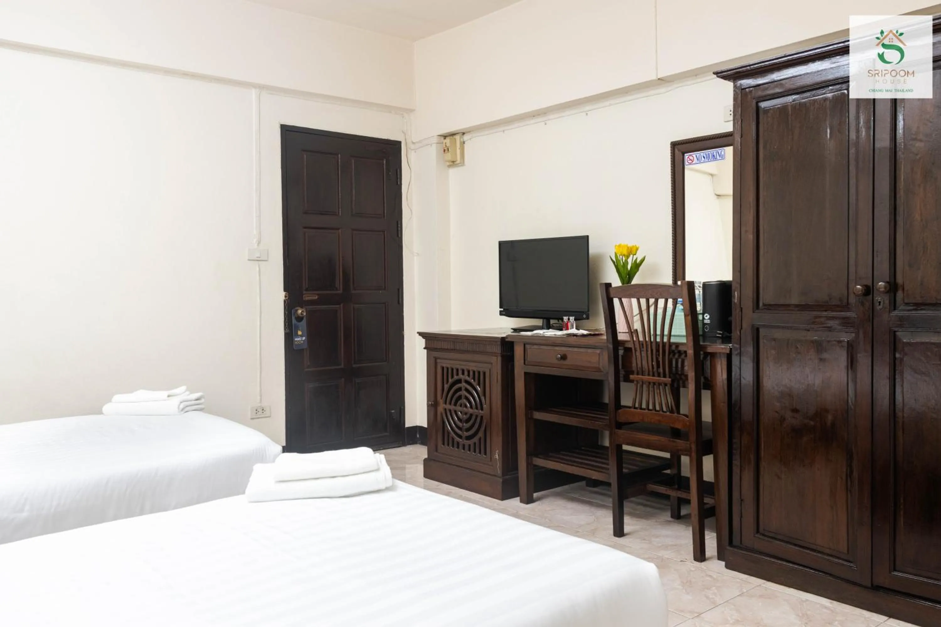 Bedroom, Bed in Sripoom House 1