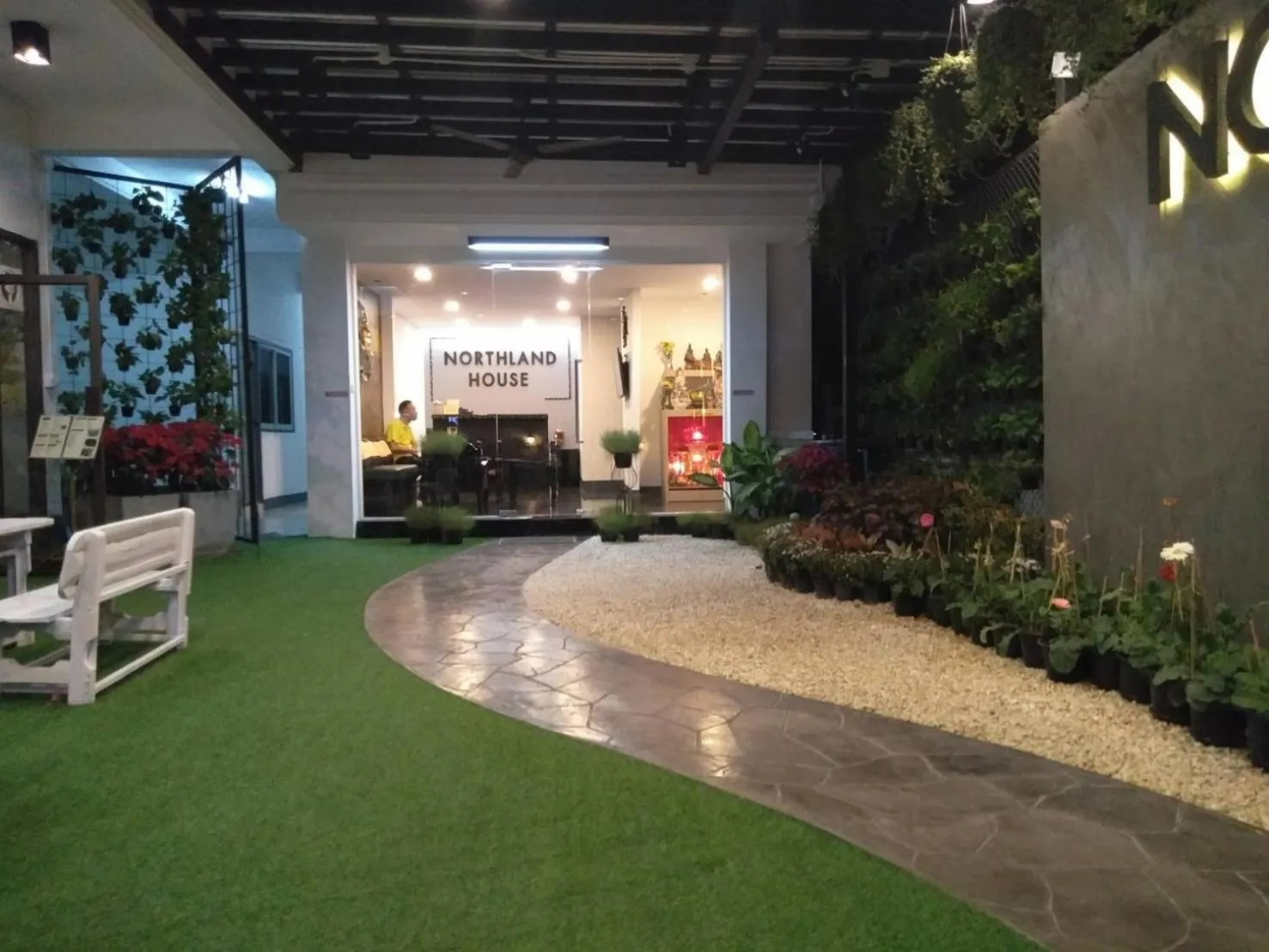 NorthLands House Hotel