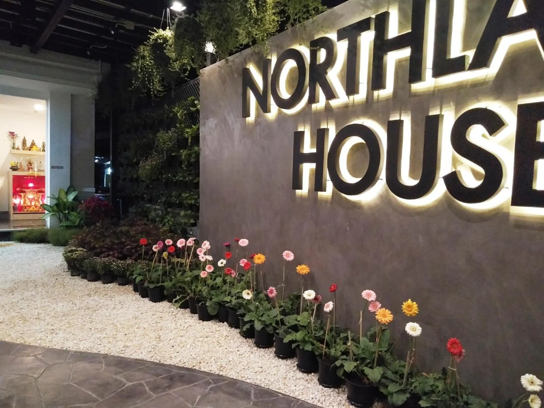 NorthLands House Hotel