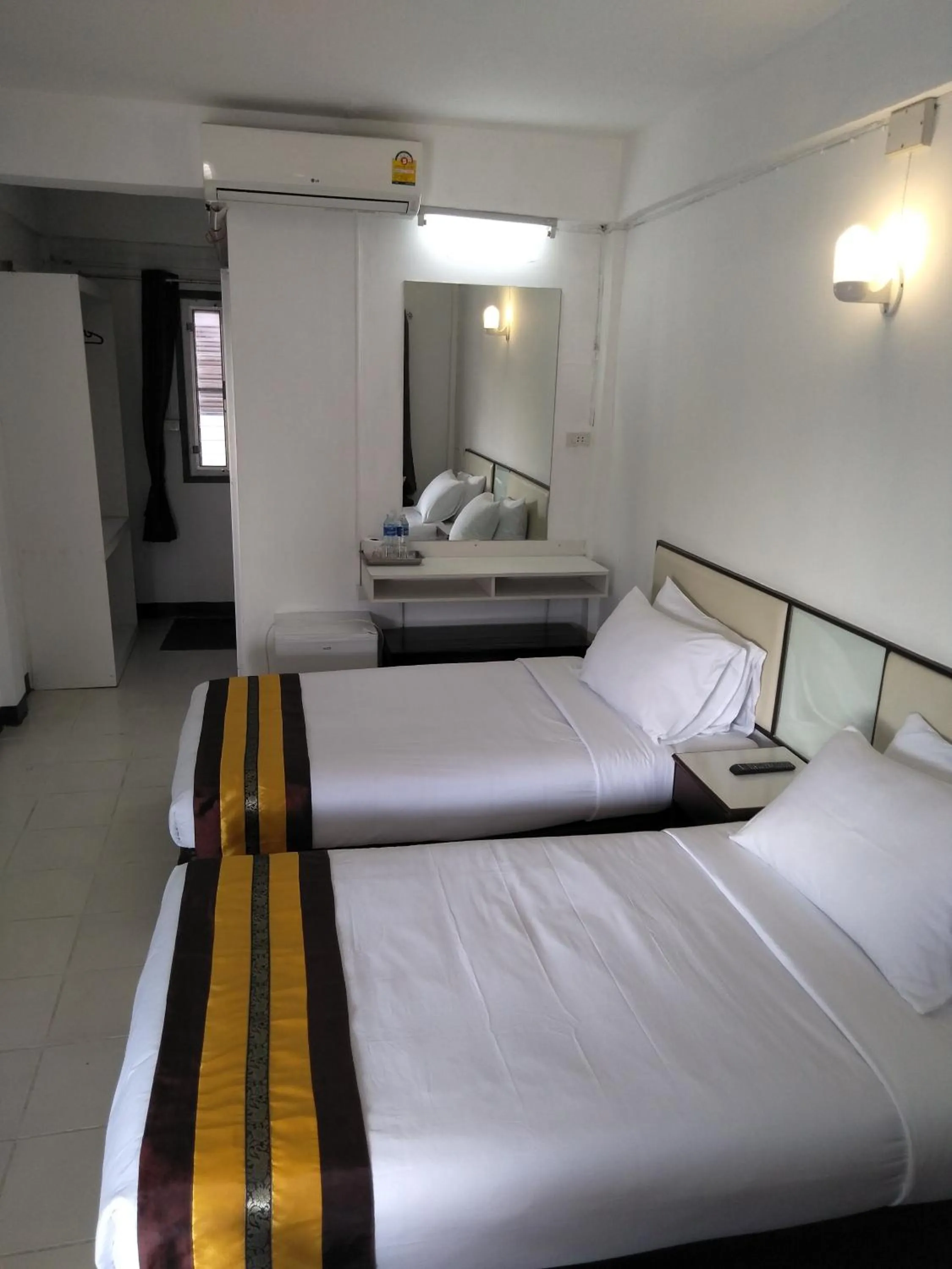 Bed in NorthLands House Hotel