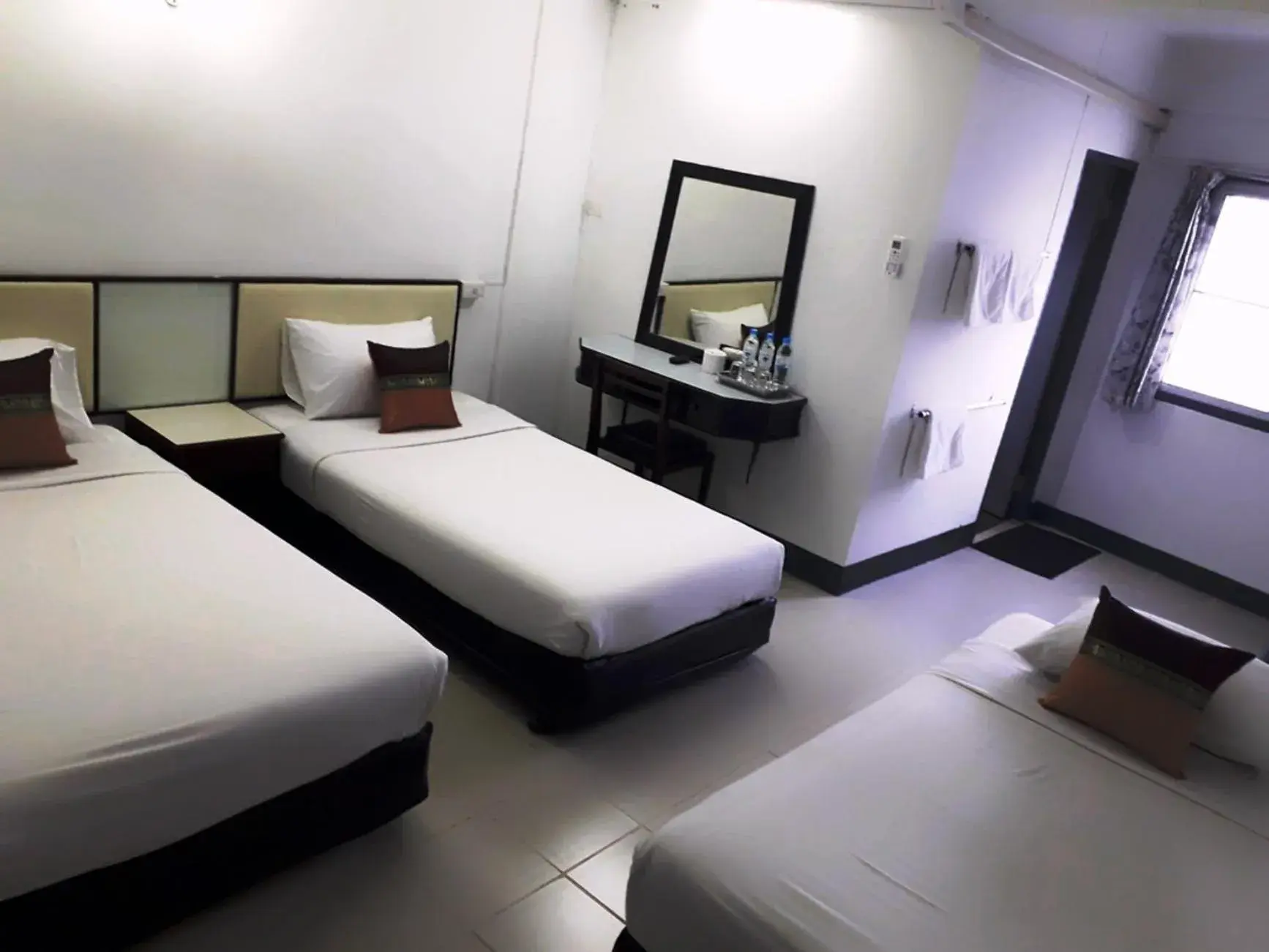 Standard Triple Room in NorthLands House Hotel Standard Triple Room in NorthLands House Hotel