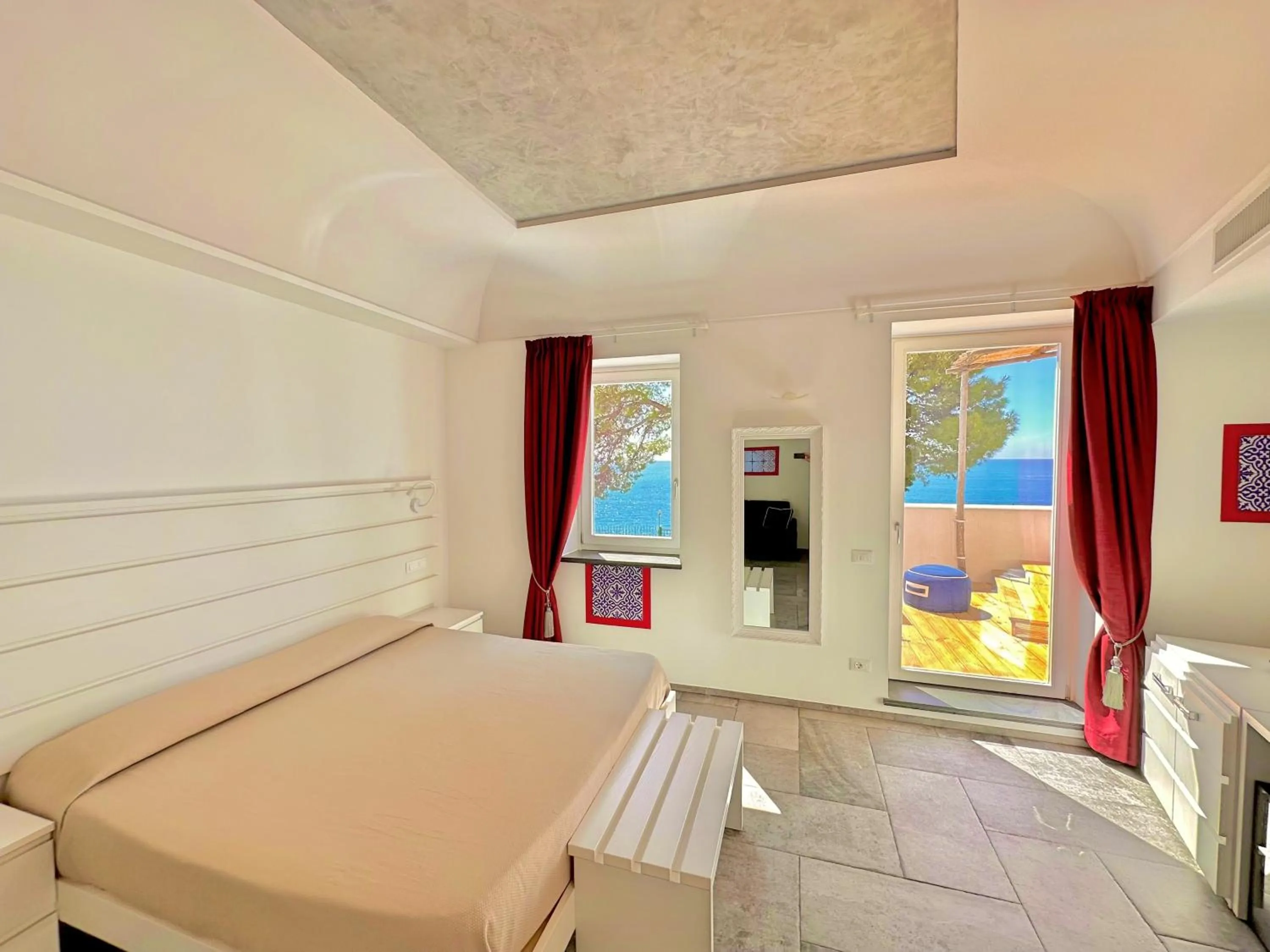 Photo of the whole room, Bed in Villa Bossa Amalfi