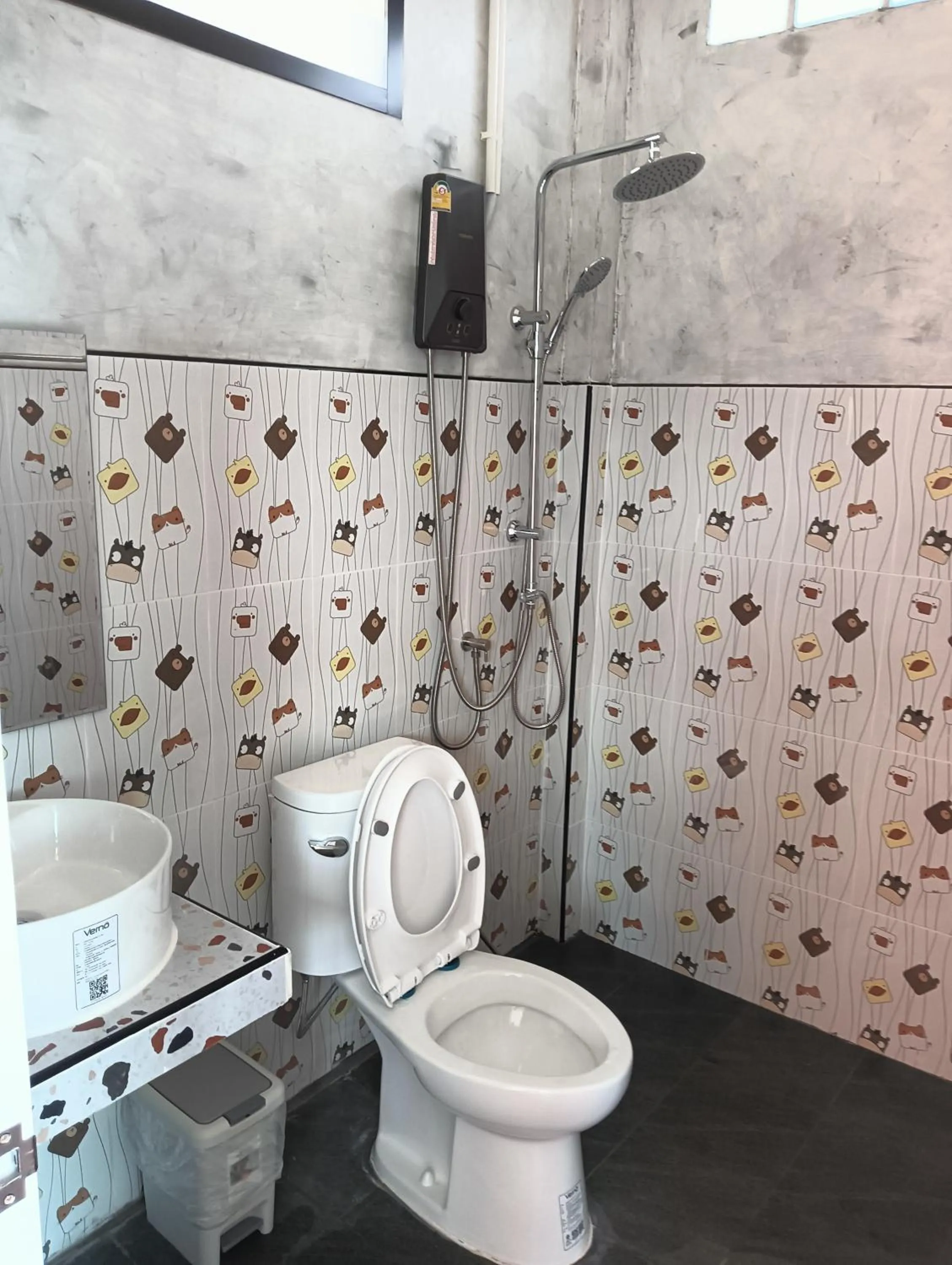 Shower in Mong Homestay Resort