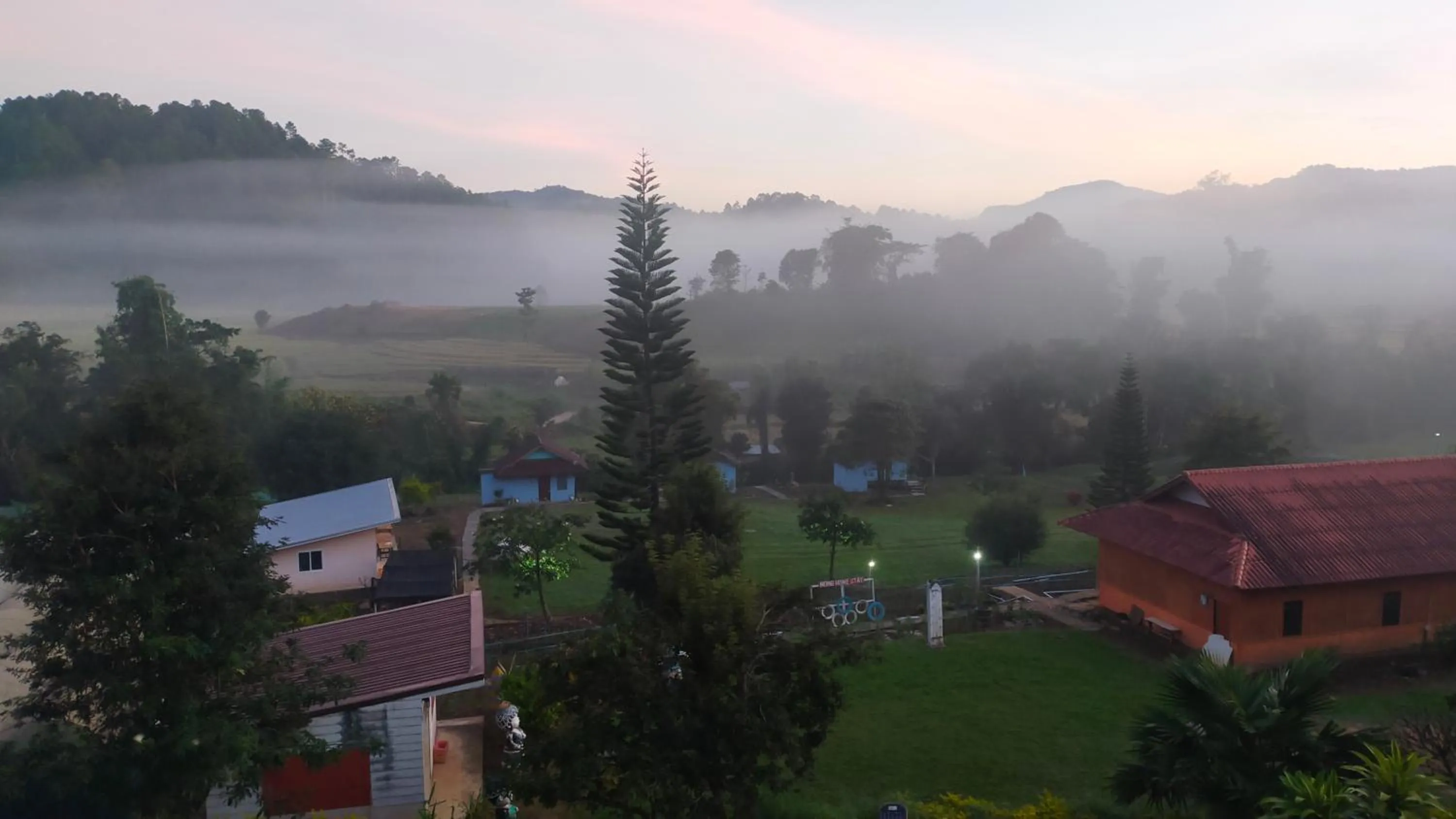 Mong Homestay Resort