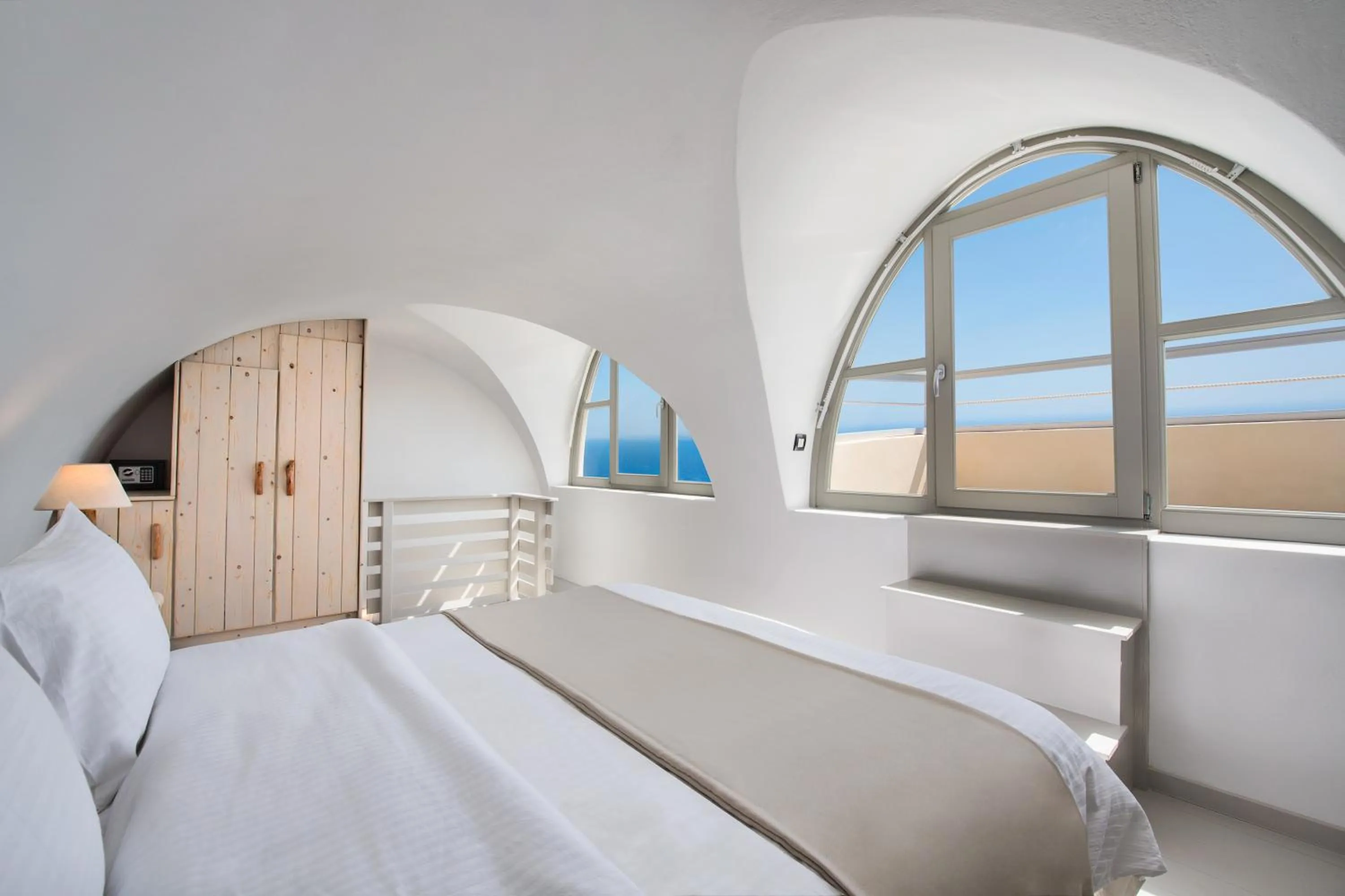 Bedroom, Bed in Theano Cave Suites & Villas