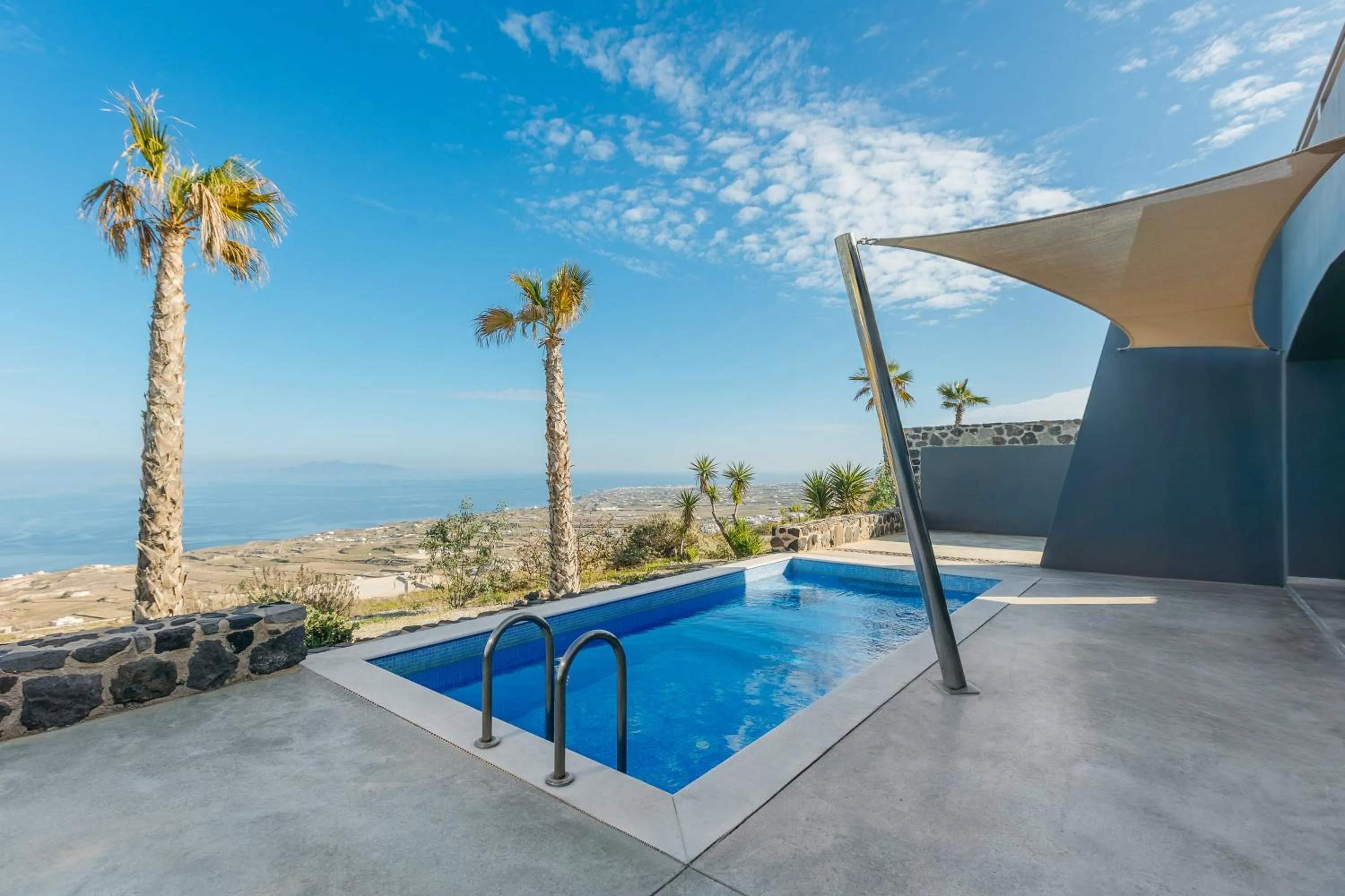 Theano Cave Suites & Villas