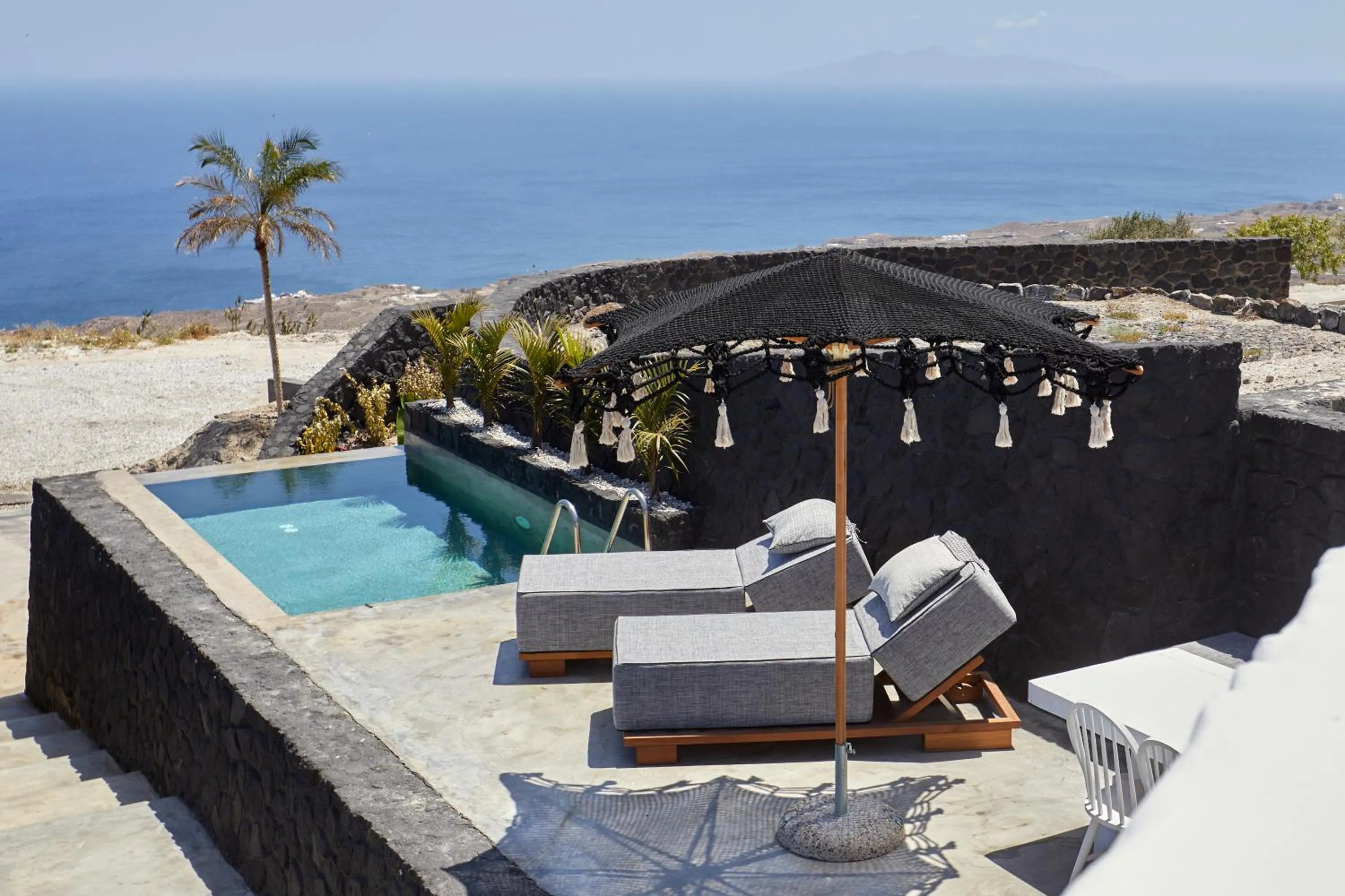 Theano Cave Suites & Villas