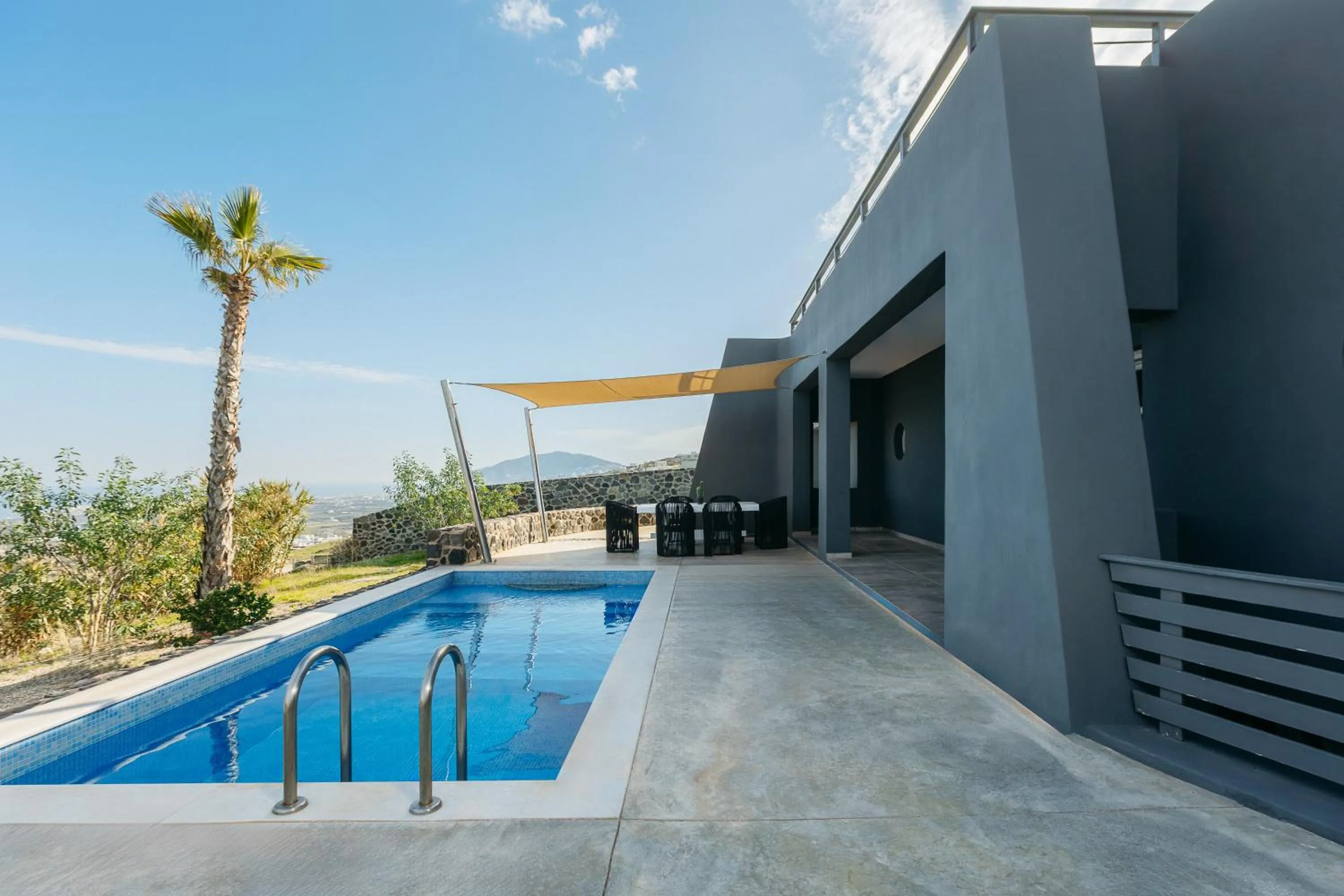 Theano Cave Suites & Villas