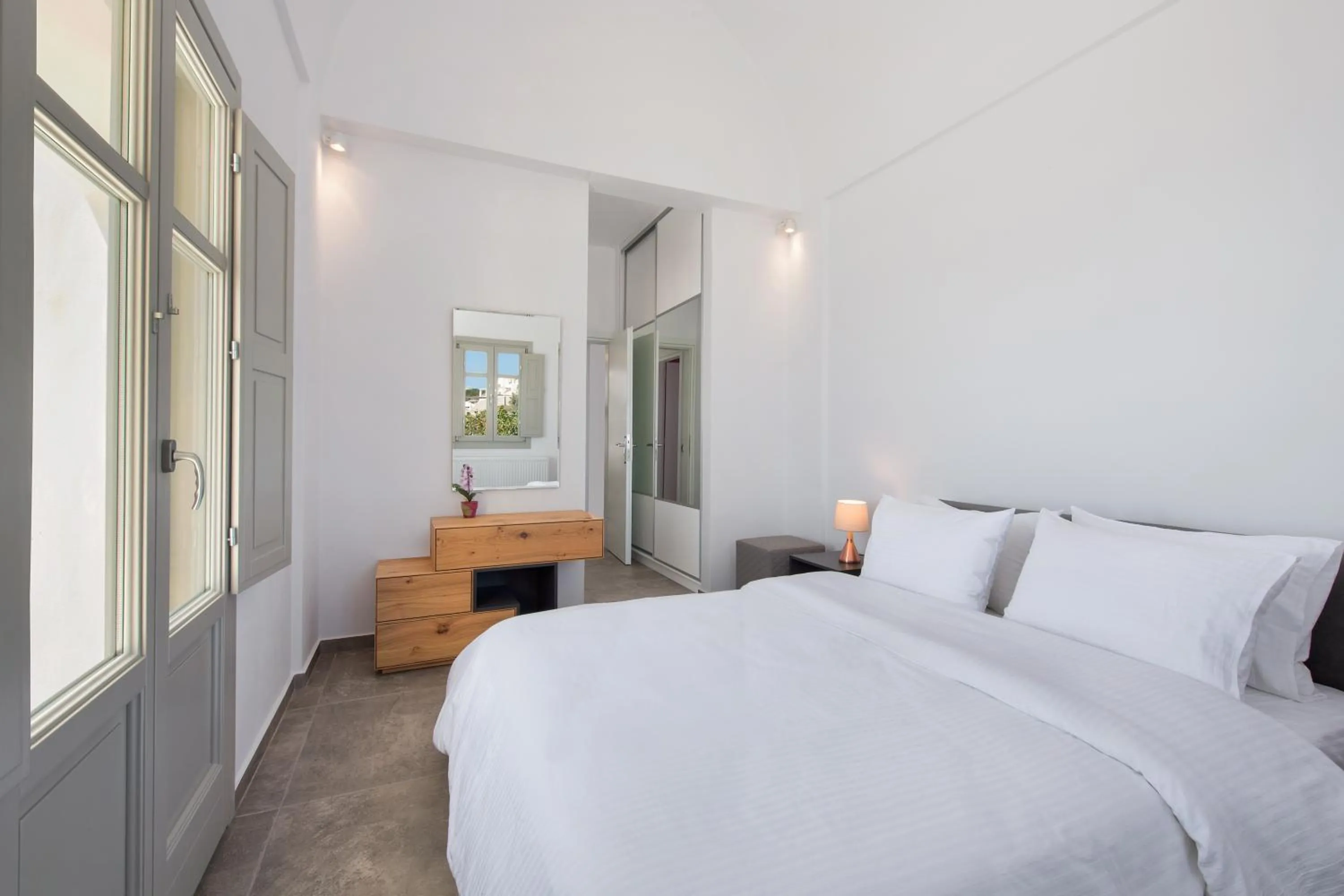 Bedroom, Bed in Theano Cave Suites & Villas