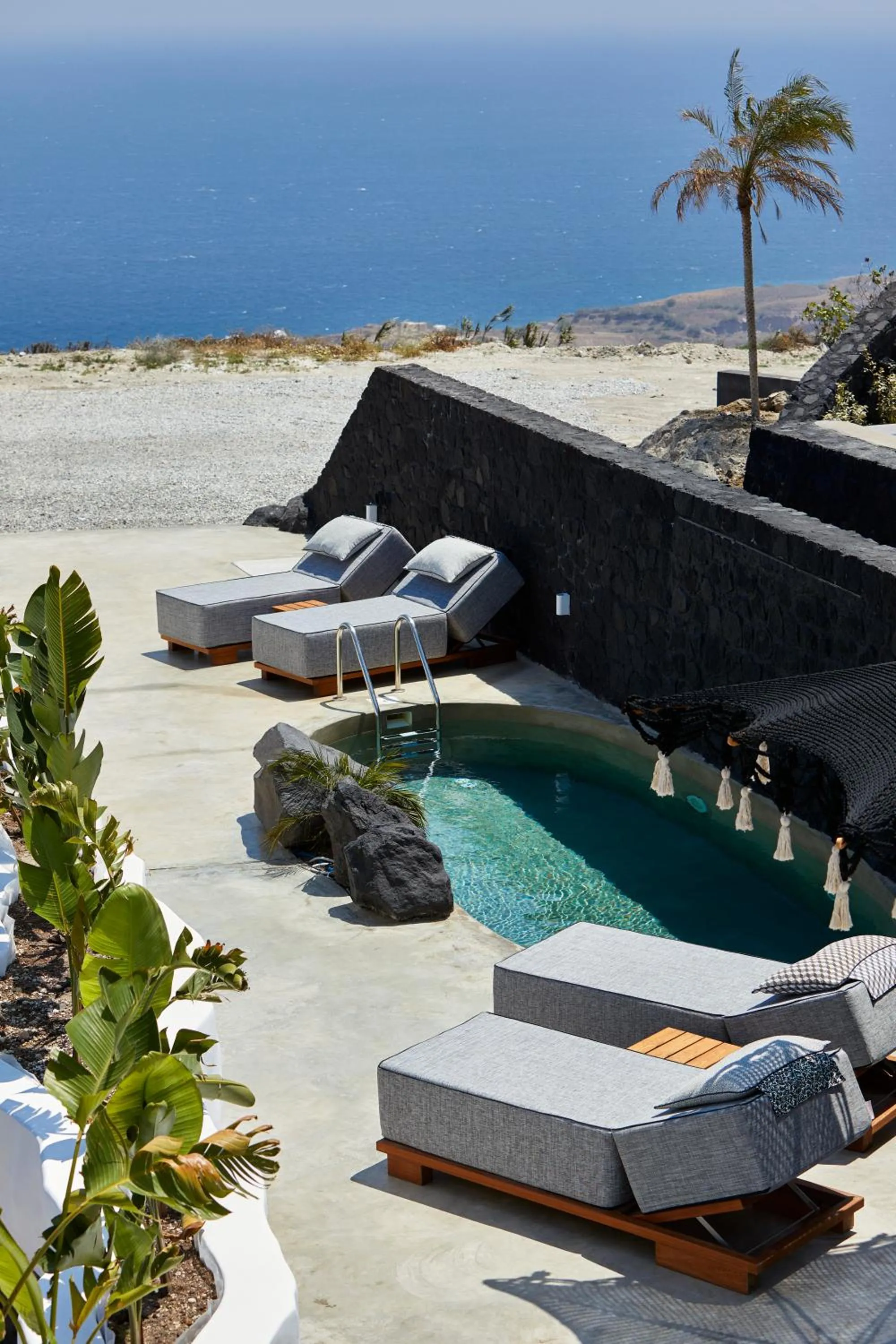 Theano Cave Suites & Villas