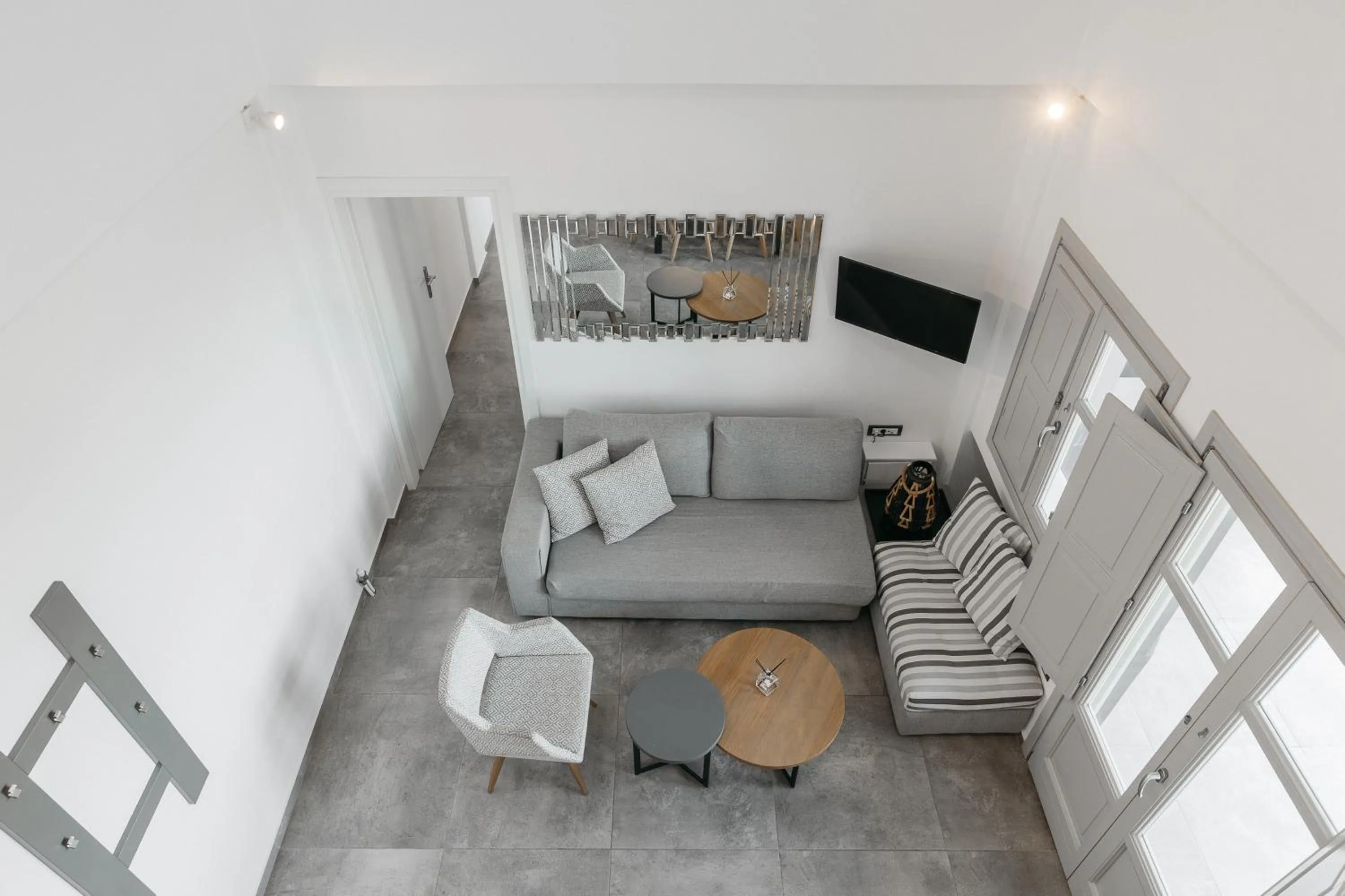 Theano Cave Suites & Villas