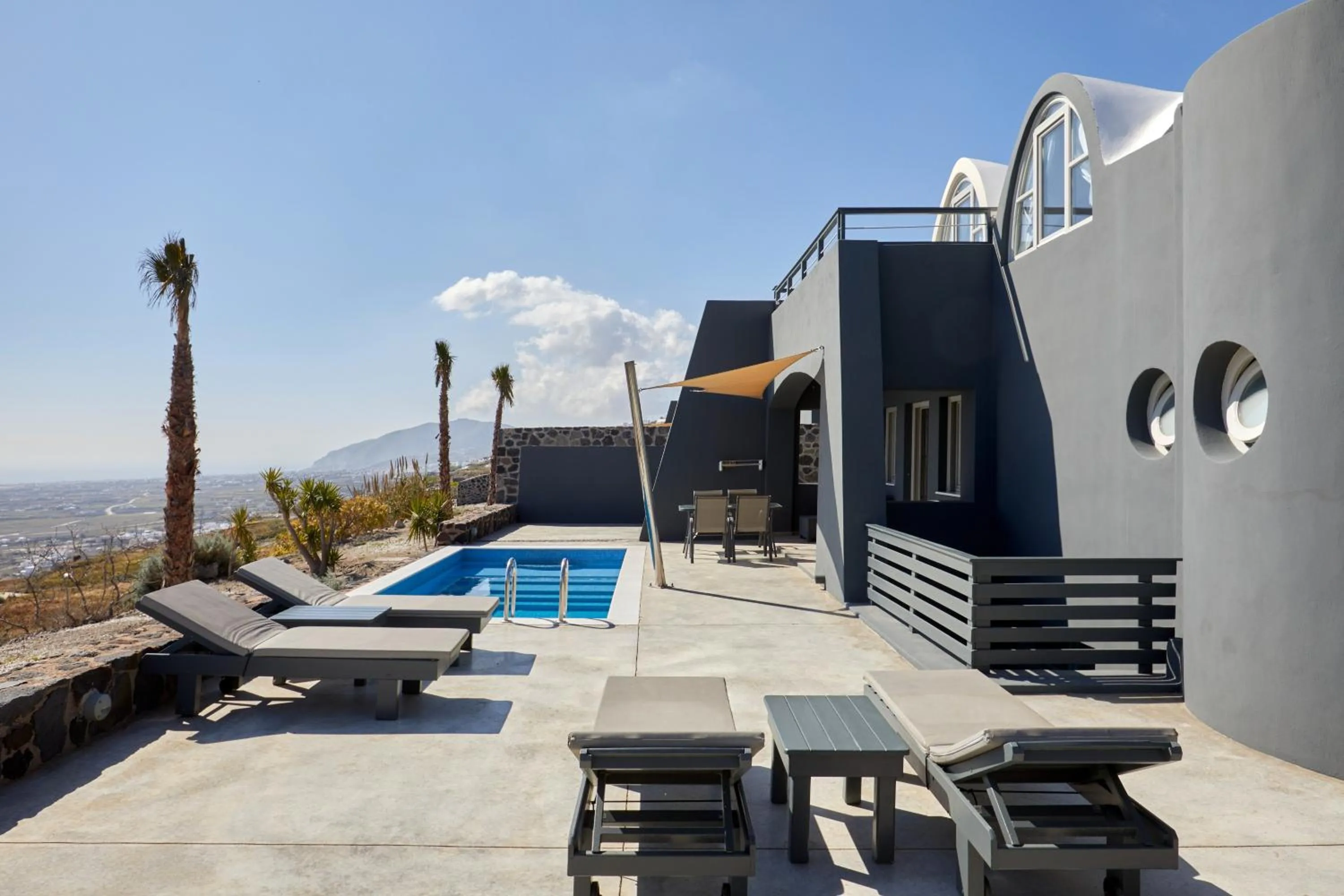 Theano Cave Suites & Villas