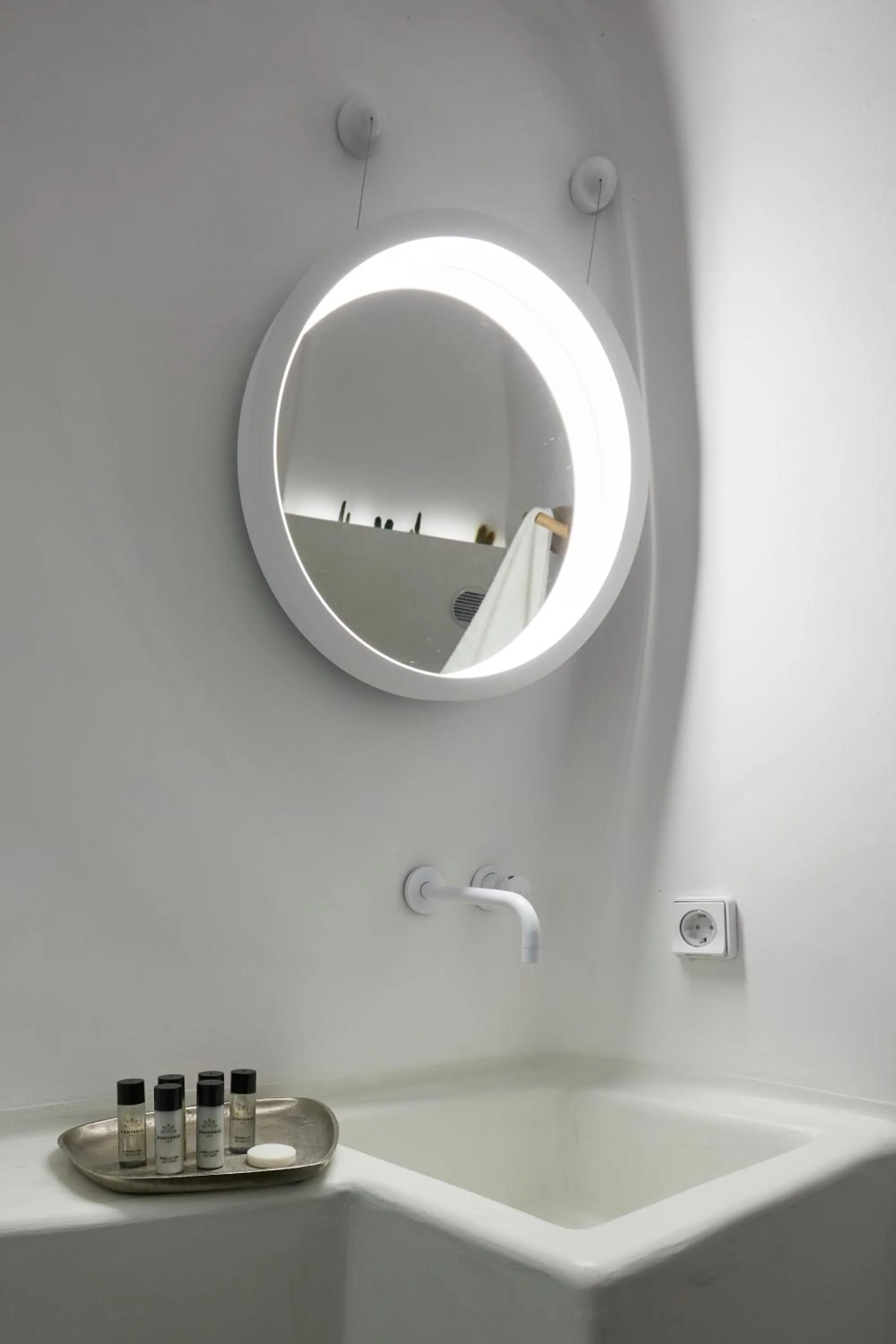 Theano Cave Suites & Villas