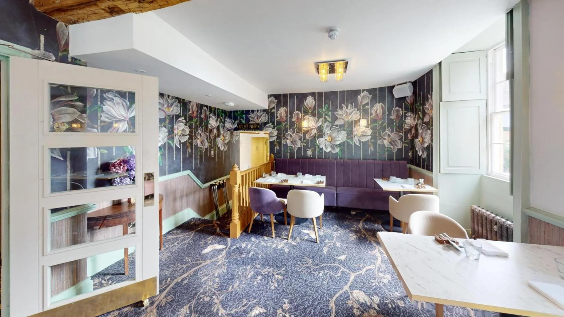 Restaurant/places to eat in The Haycock Manor Hotel