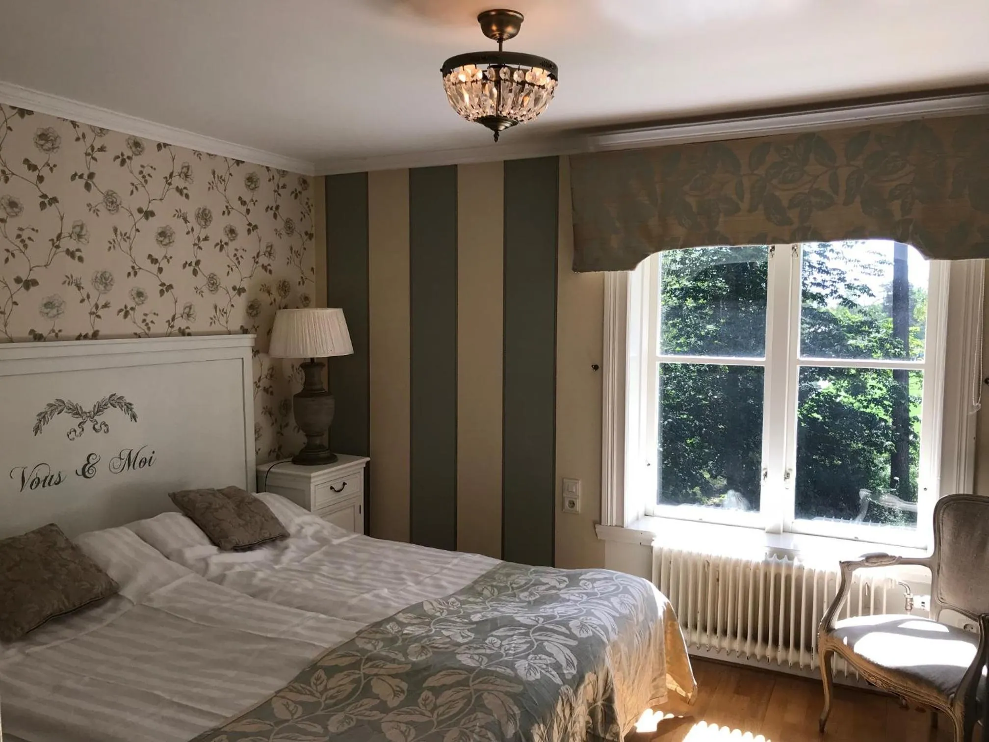 Property building, Bed in Hotell Plevnagården