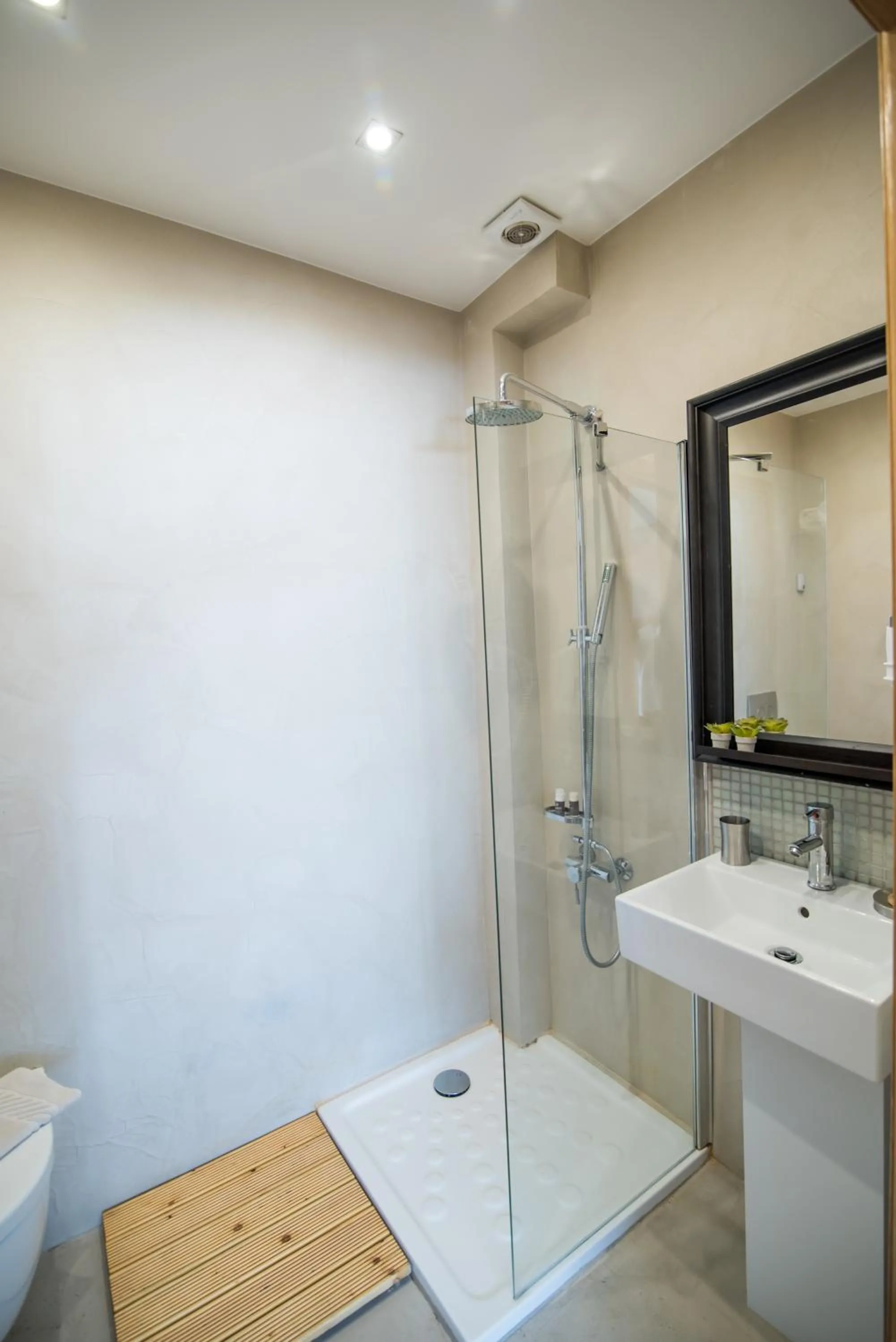 Bathroom in Forest Suites Boutique Hotel