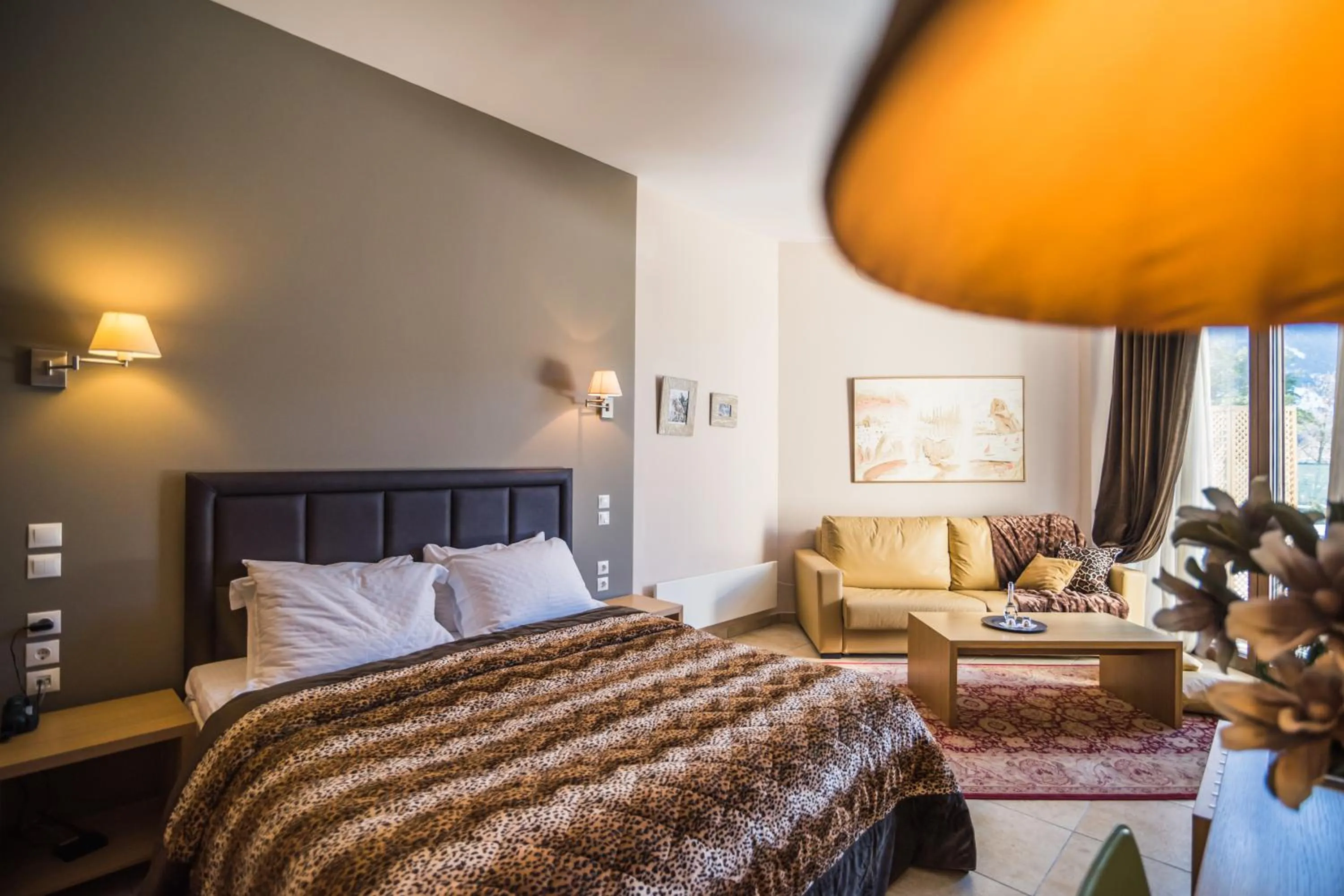 Bedroom, Bed in Forest Suites Boutique Hotel