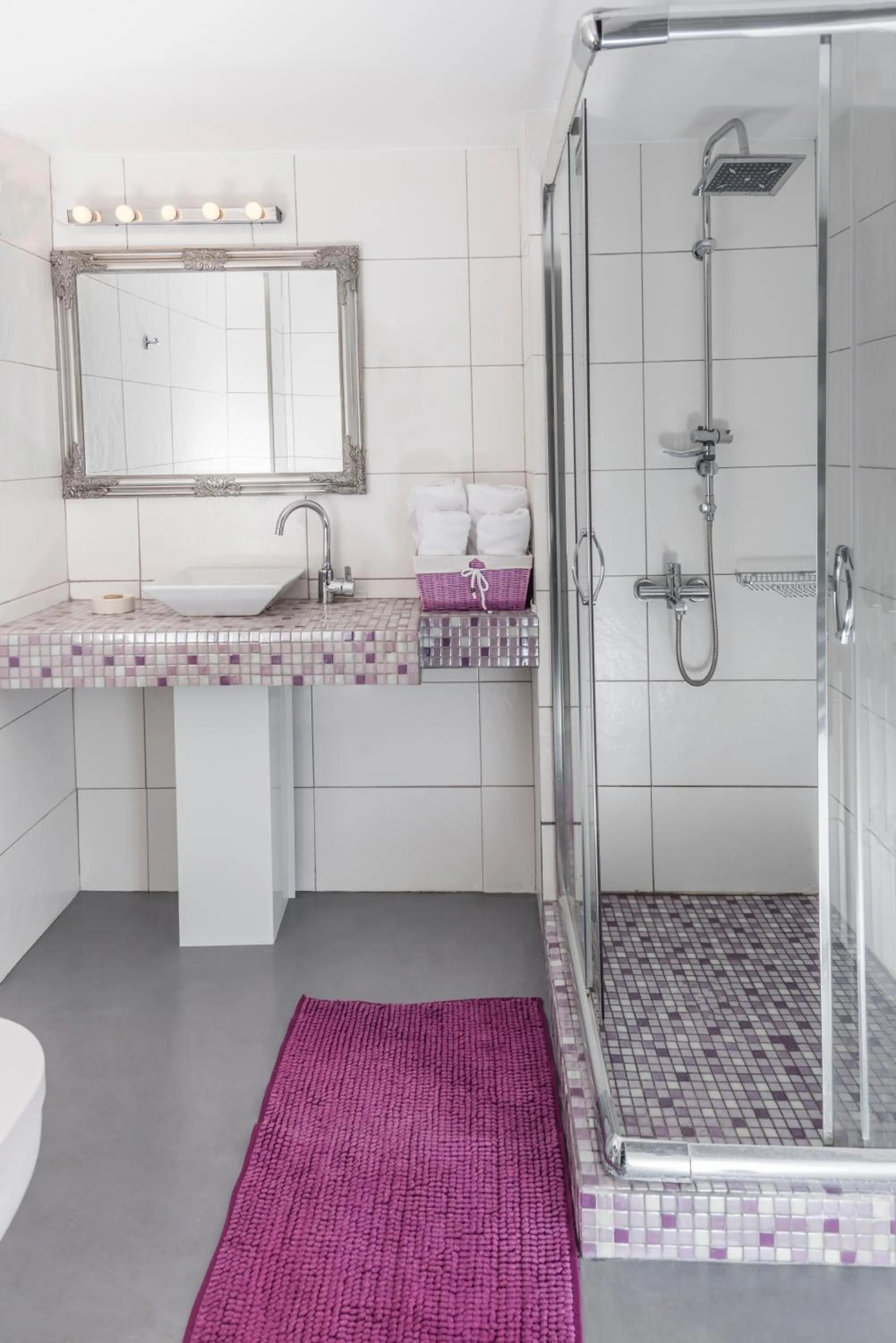 Shower in Forest Suites Boutique Hotel