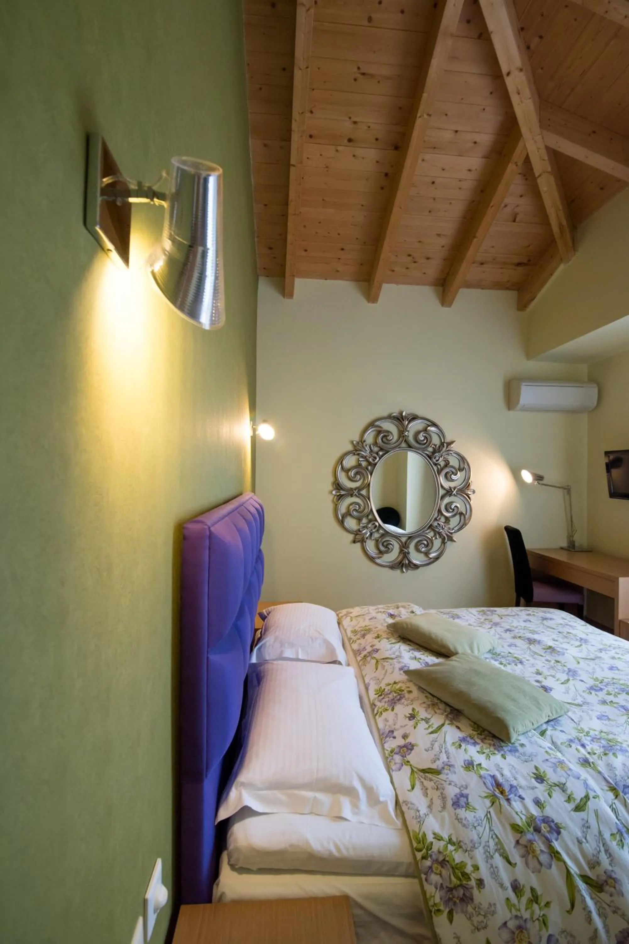 Bedroom, Bed in Forest Suites Boutique Hotel