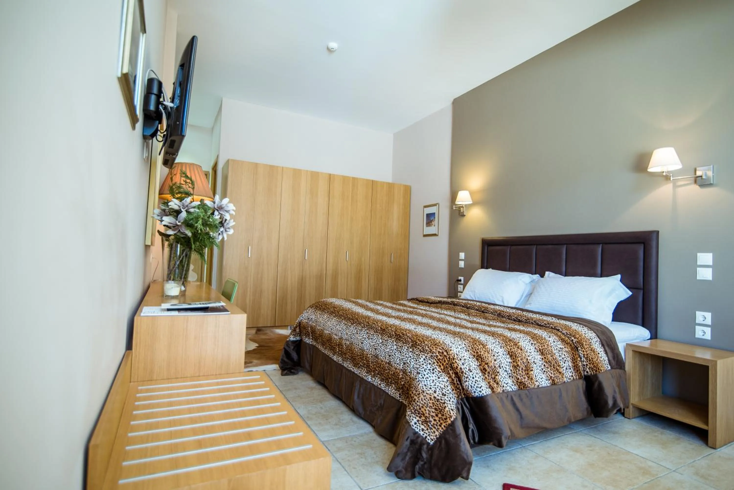 Bedroom, Bed in Forest Suites Boutique Hotel