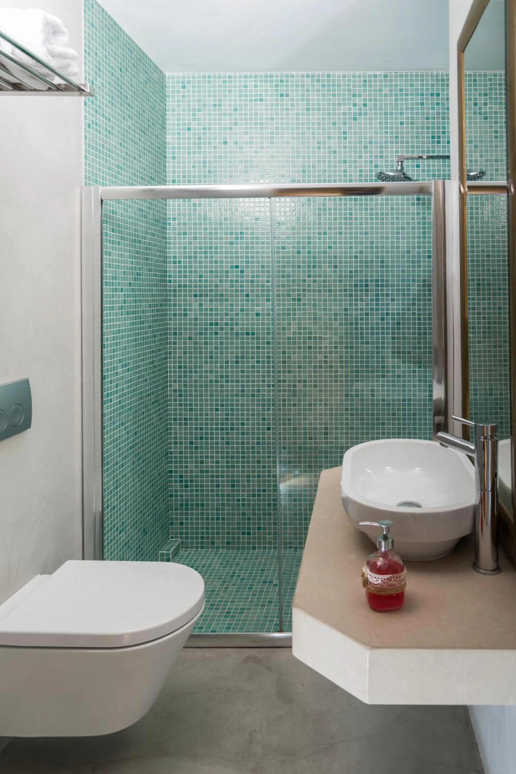 Shower in Forest Suites Boutique Hotel