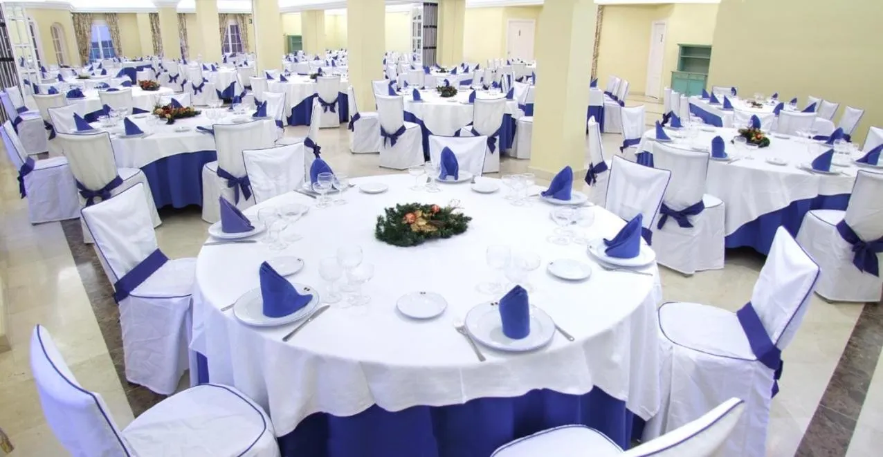 Restaurant/places to eat in Hotel Cristina