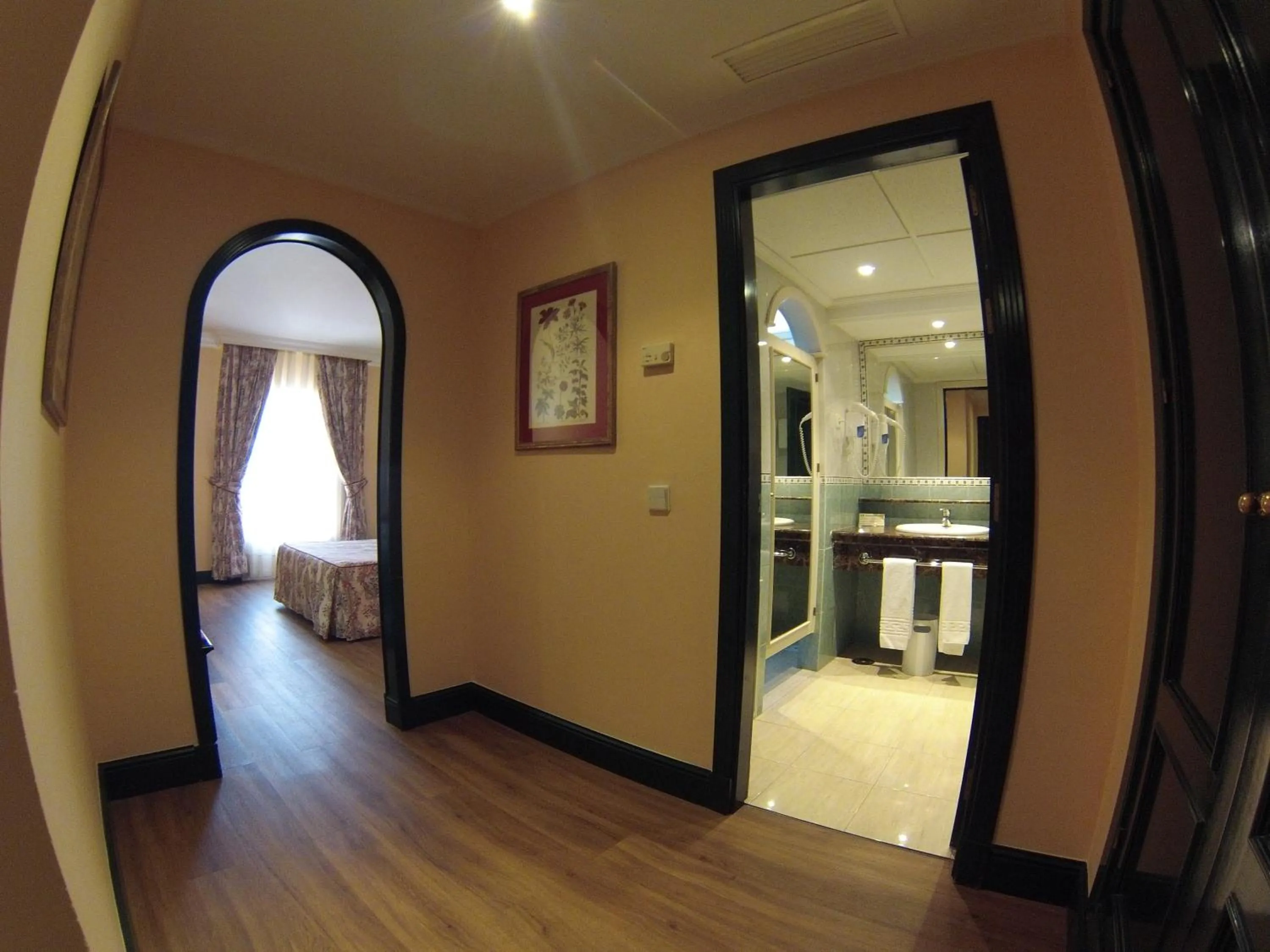 Photo of the whole room in Hotel Cristina