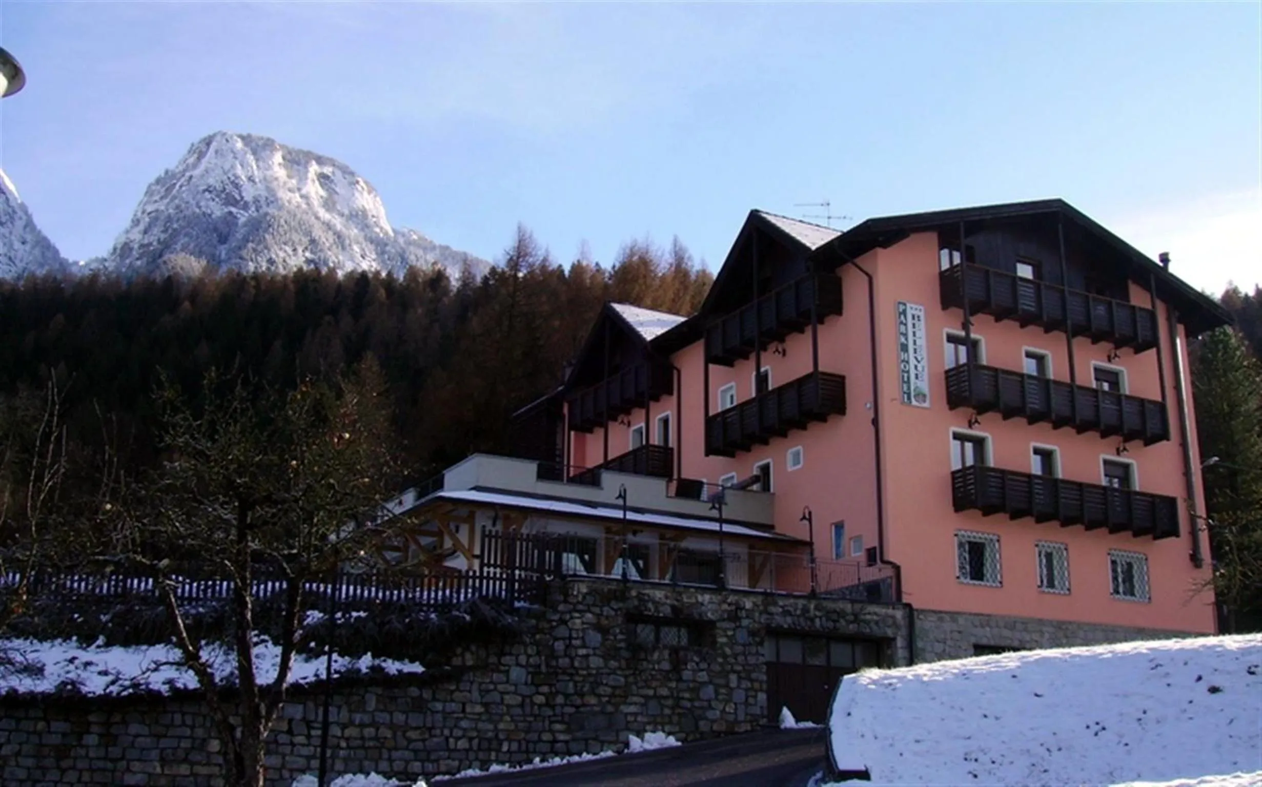 Property building in Park Hotel Bellevue